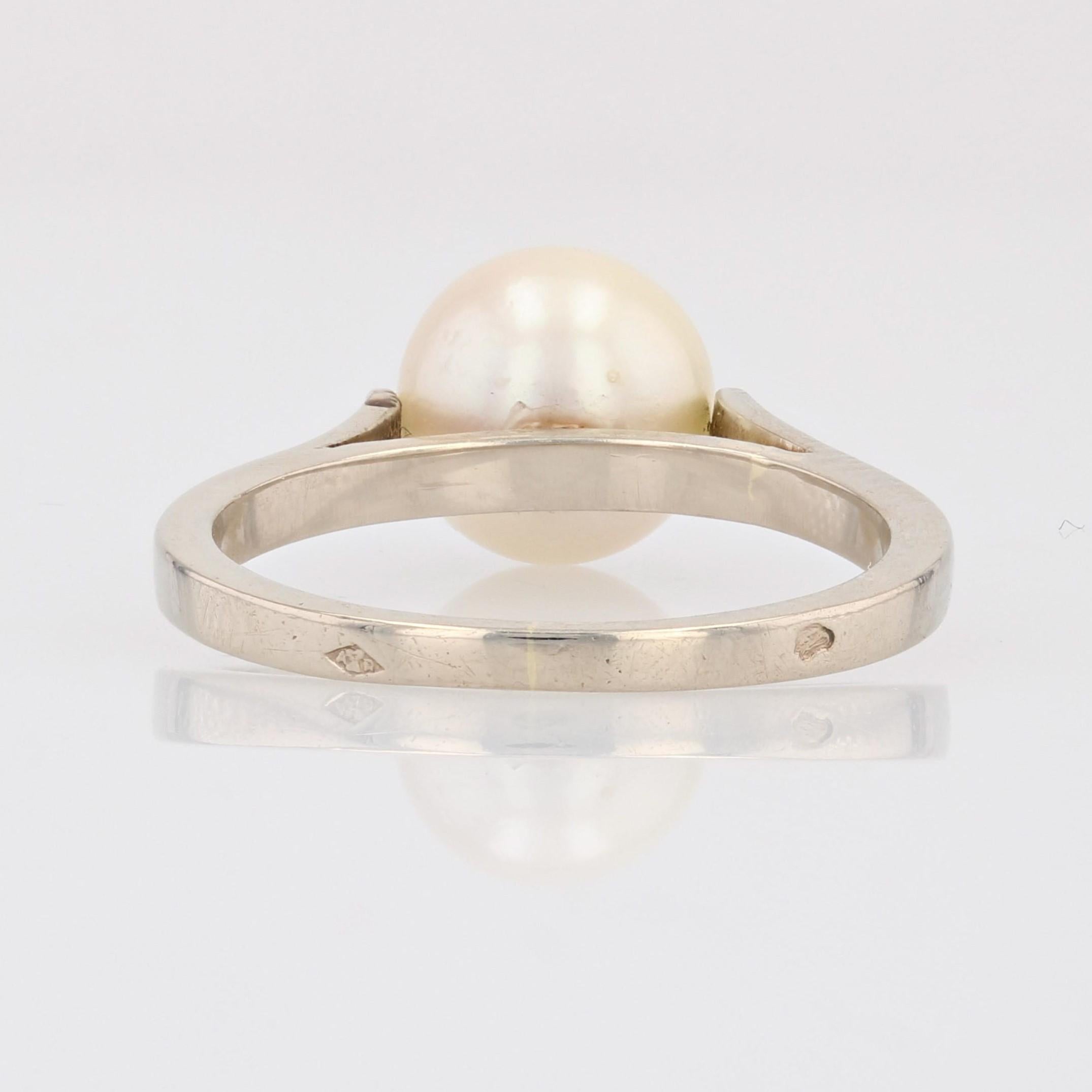 Modern 18 Karat White Gold Cultured Pearl Solitaire Ring For Sale 1