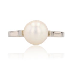 Modern 18 Karat White Gold Cultured Pearl Solitaire Ring