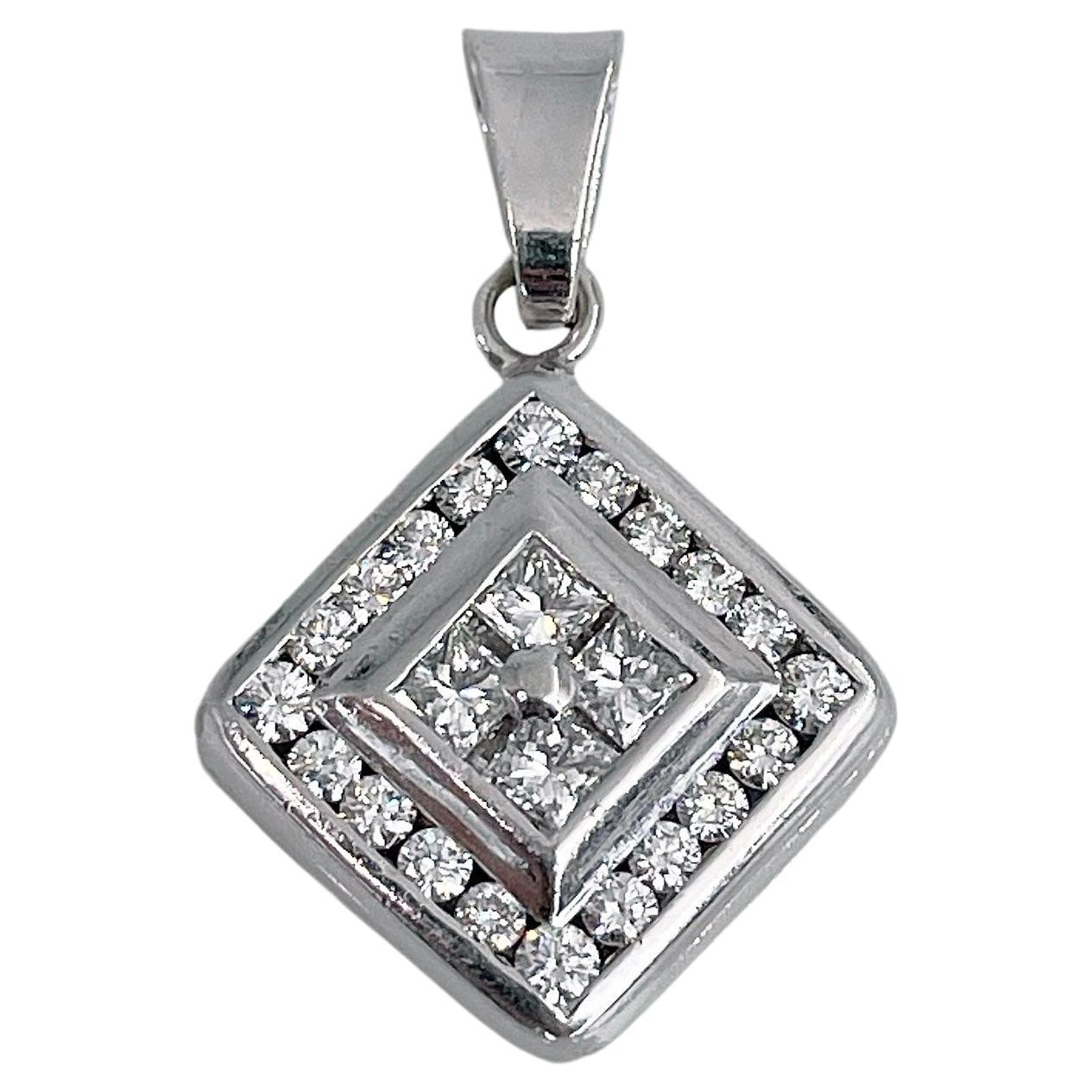 Modern 18 Karat White Gold TW 0.46 Carat Diamond Rhombus Shape Pendant Necklace For Sale