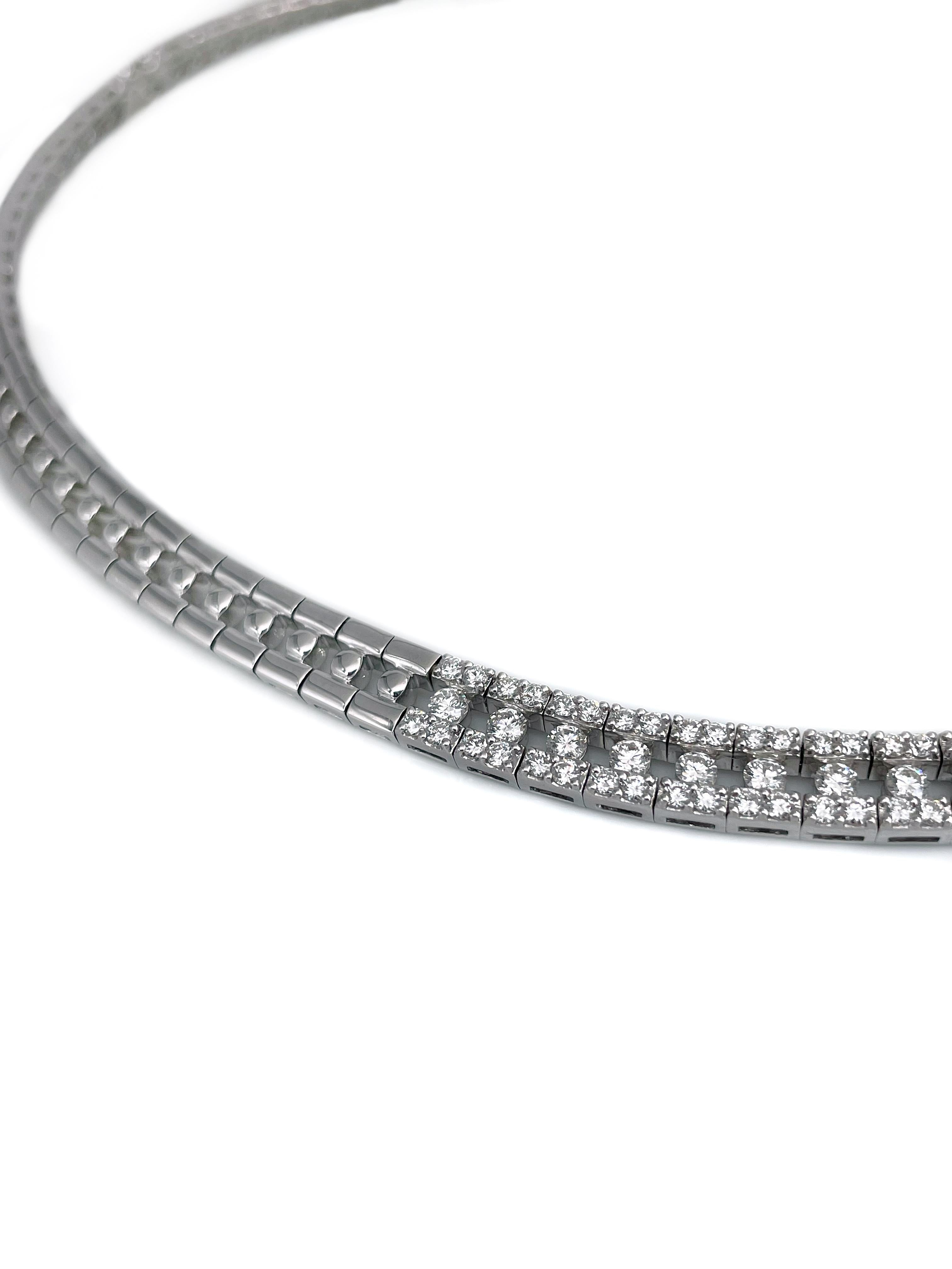 Questa è una moderna collana a collier realizzata in oro bianco 18 carati. Circa 2010. 

Il pezzo presenta diamanti (TW 7.00ct):
- 49 diamanti (taglio brillante rotondo, TW 3,00ct, RW+/STW, SI-P1)
- 196 diamanti (taglio brillante rotondo, TW 4,00ct,