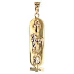 Pendentif cartouche égyptien moderne en or jaune et rose 18 carats