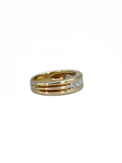 Moderner moderner Ring aus 18 Karat Gelbgold mit 1,10 Karat Diamant im Prinzessinnenschliff VVS VS Diamant