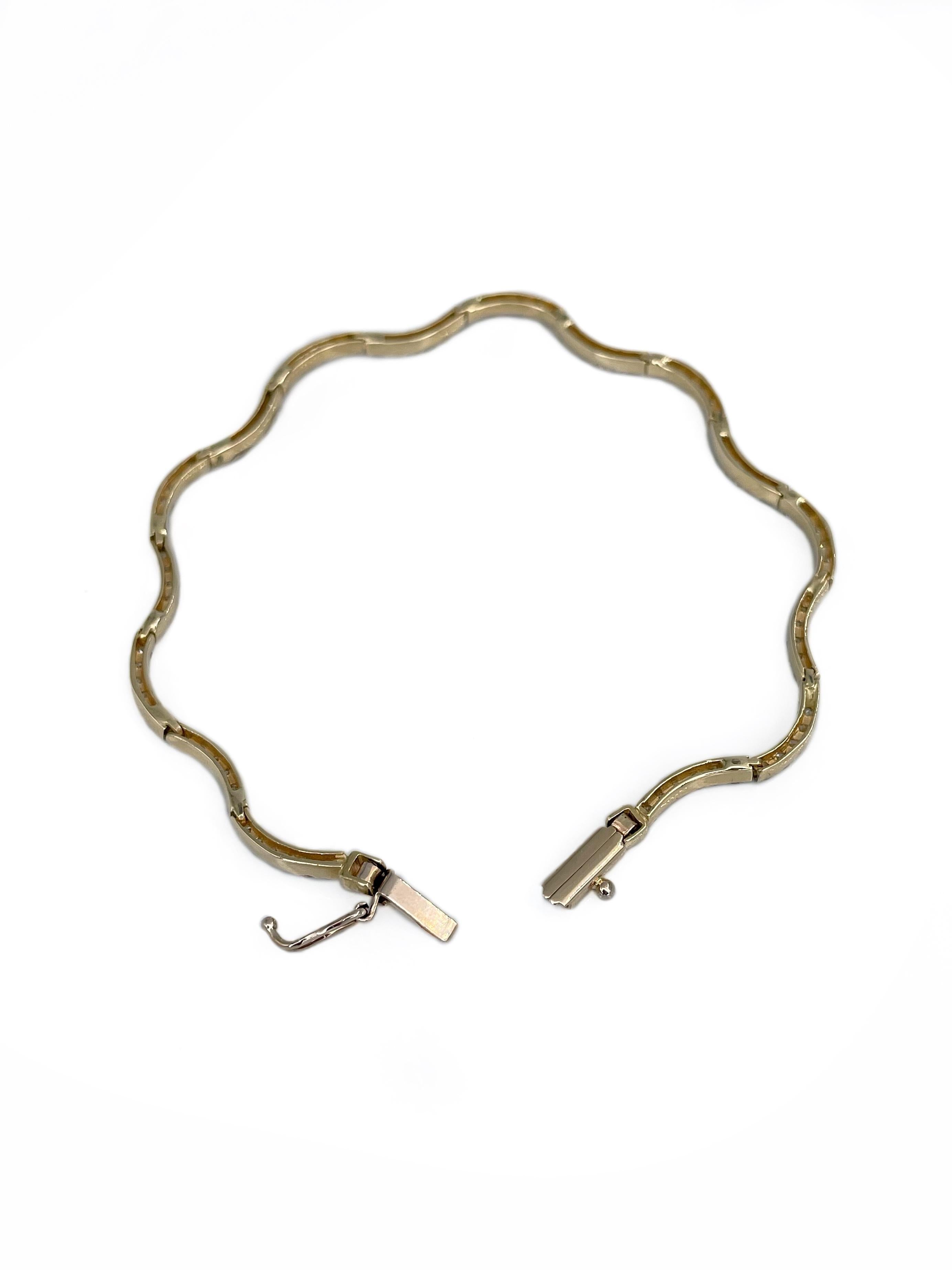 Women's Modern 18 Karat Yellow Gold 1.65 Carat VS-SI Diamond Wave Tennis Bracelet