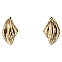 Modern 18 Karat Yellow Gold 3 Gadroons Stud Earrings