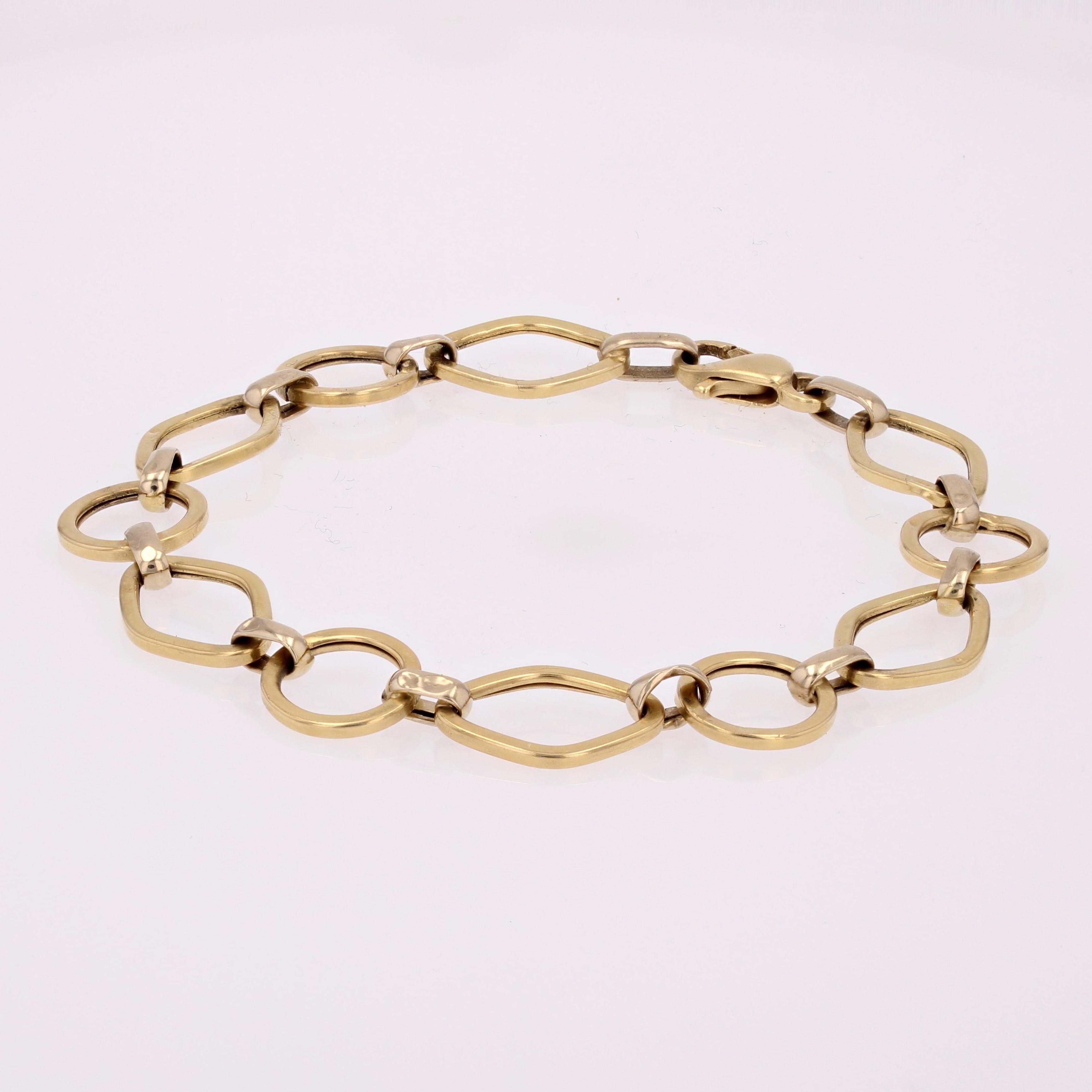 Modern 18 Karat Yellow Gold Alternating Links Bracelet For Sale 3