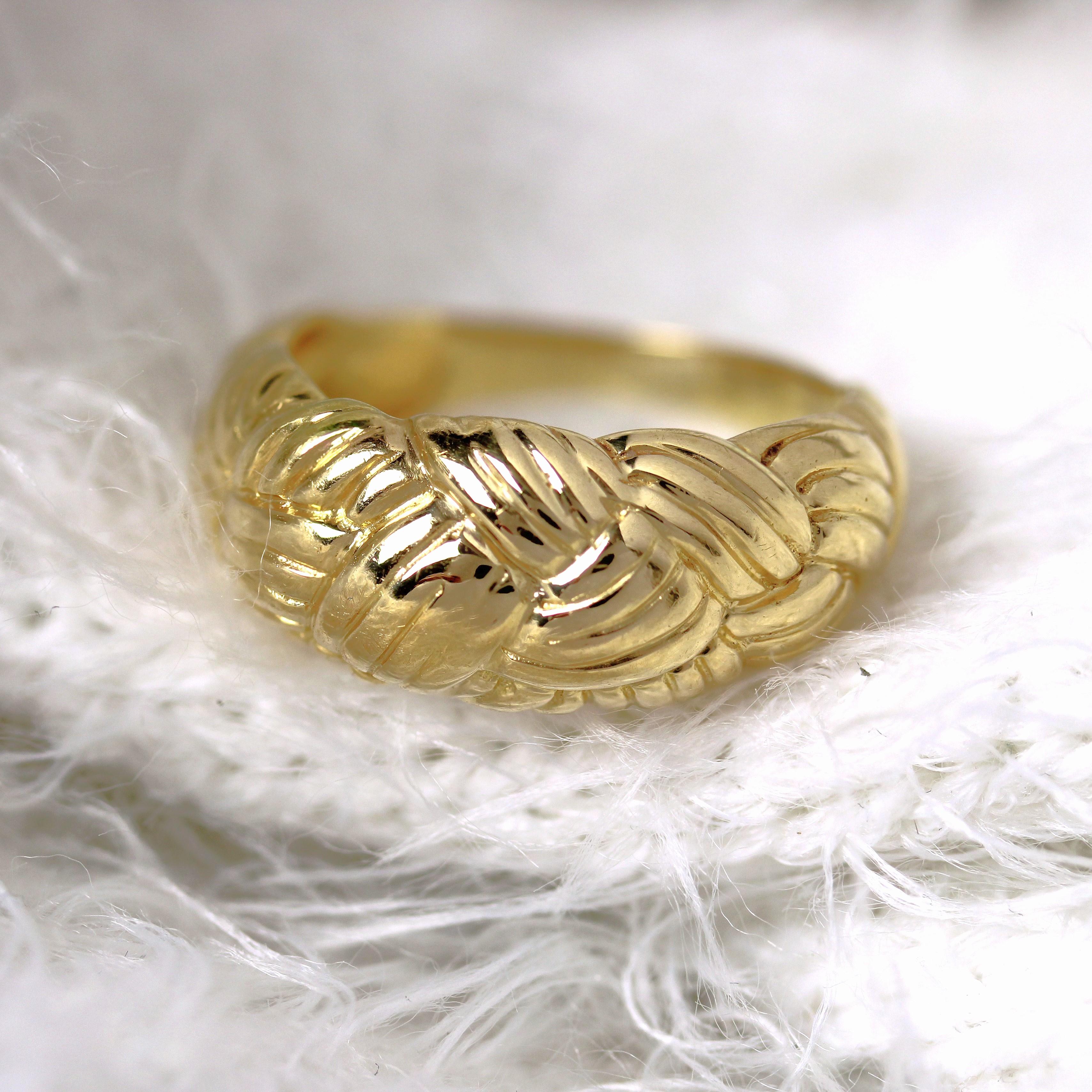 Modern 18 Karat Yellow Gold Braided Bangle Ring In Good Condition For Sale In Poitiers, FR