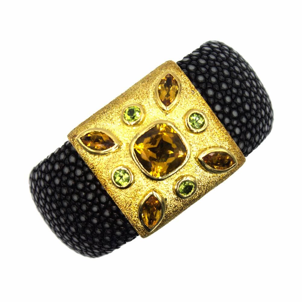 Modern 18 Karat Yellow Gold Citrine Peridot Stingray Leather Cuff Bracelet