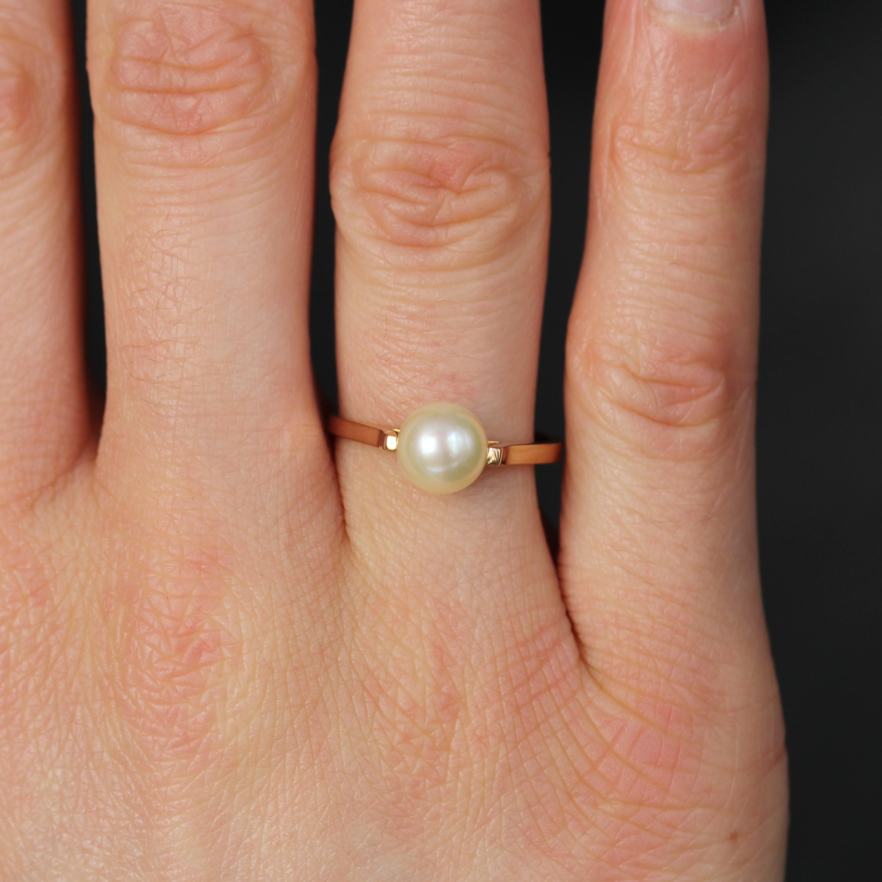 Women's Modern 18 Karat Yellow Gold Cultured Pearl Solitaire Ring For Sale