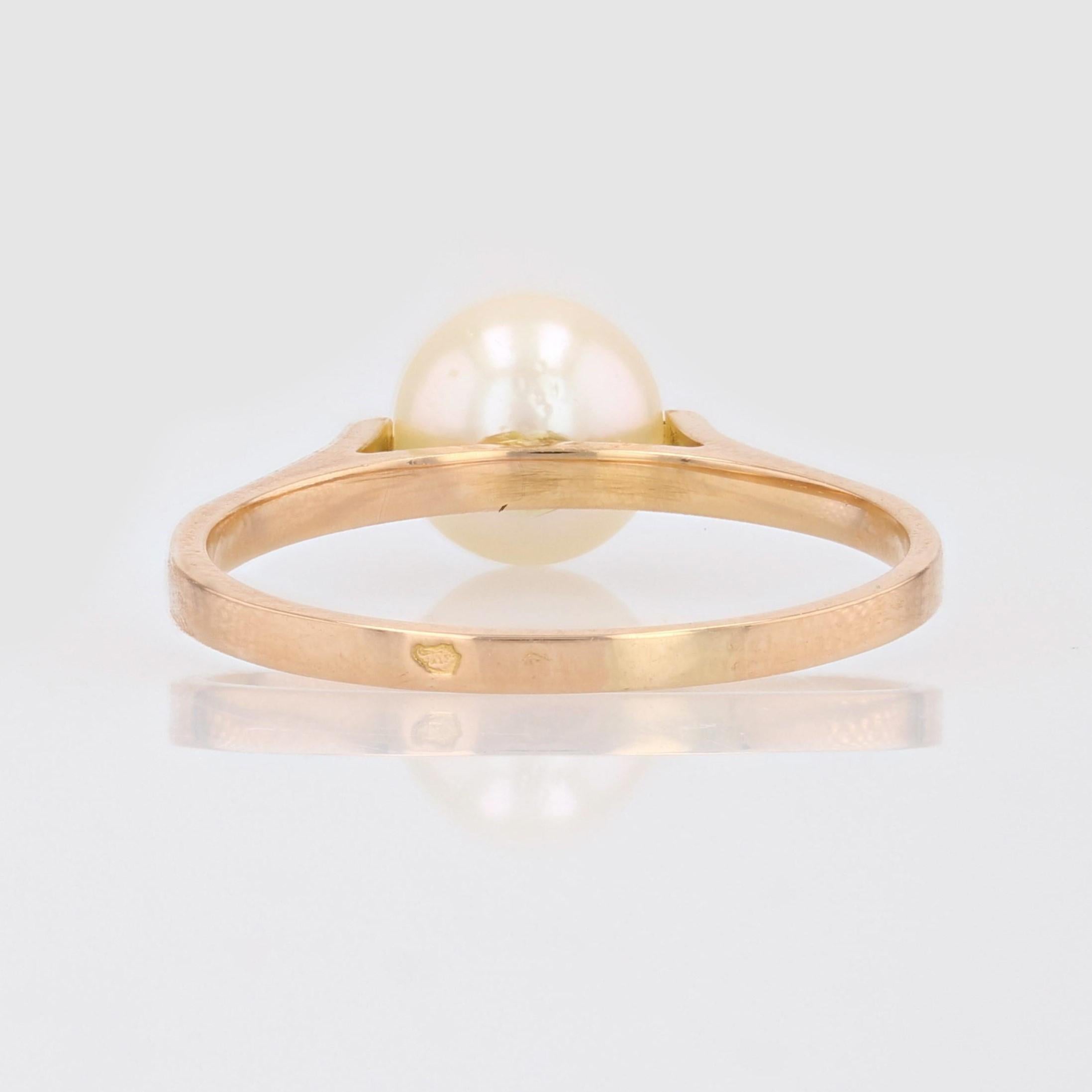 Modern 18 Karat Yellow Gold Cultured Pearl Solitaire Ring For Sale 1