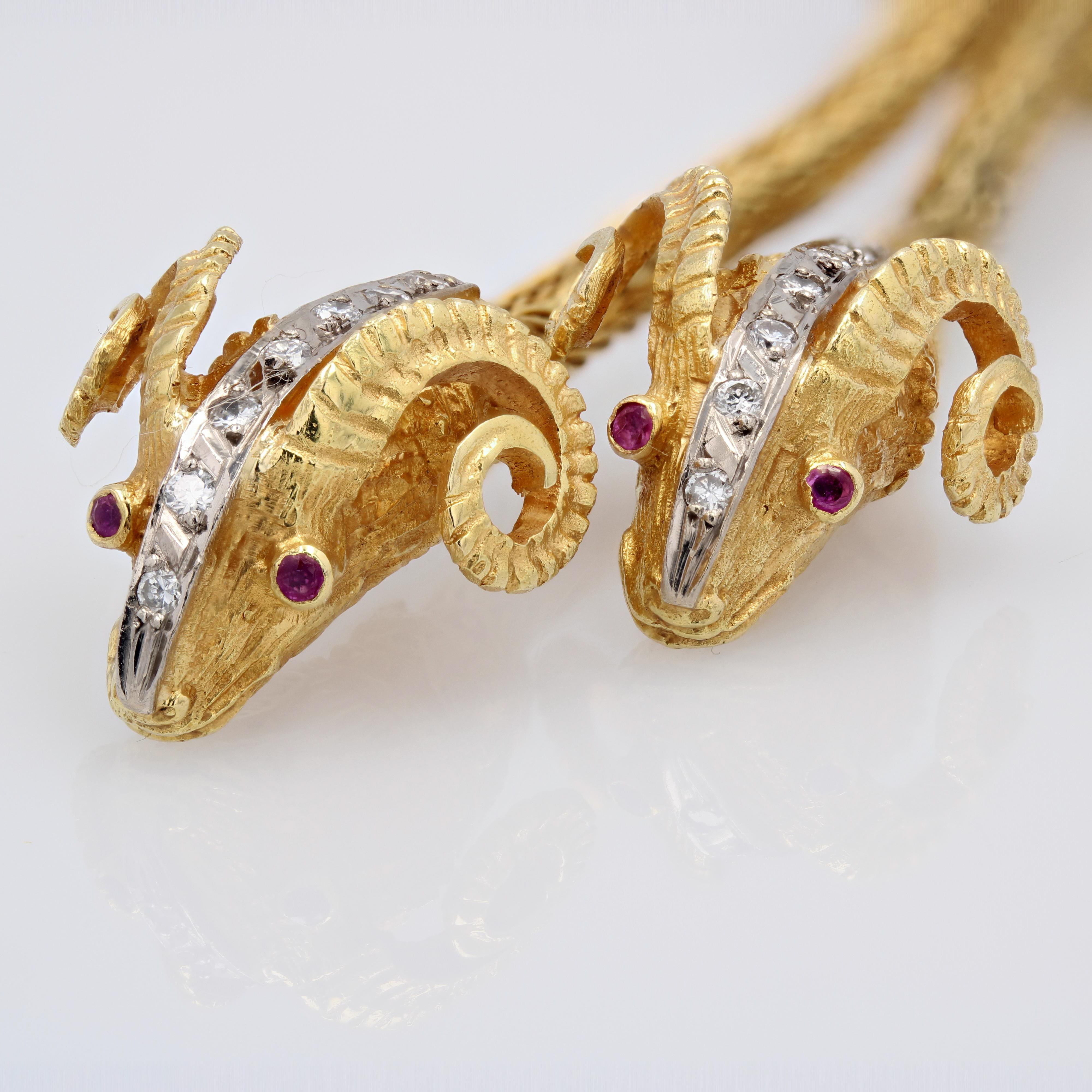 Collier moderne nœud de bélier en or jaune 18 carats, diamants et rubis en vente 12