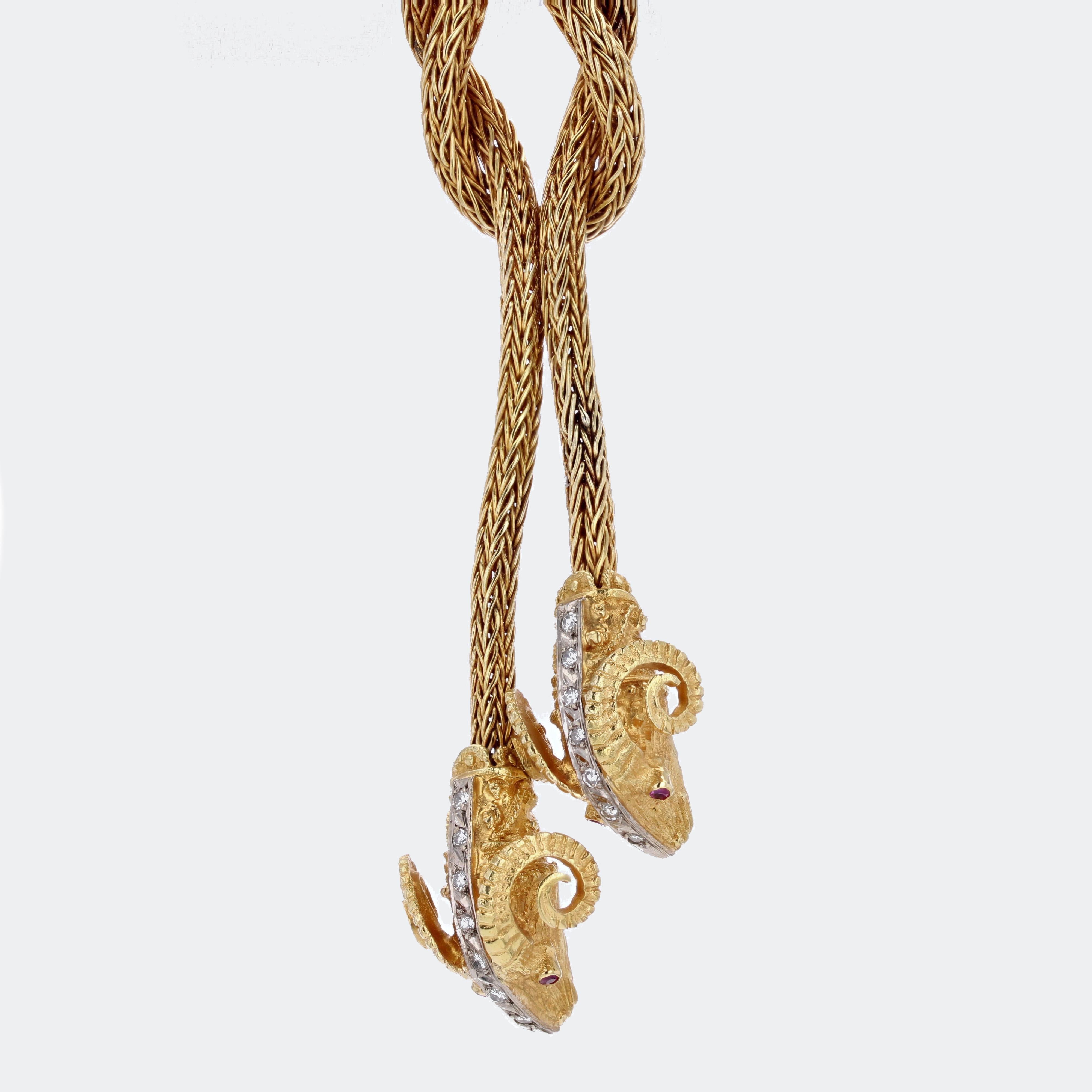 Collier moderne nœud de bélier en or jaune 18 carats, diamants et rubis Excellent état - En vente à Poitiers, FR