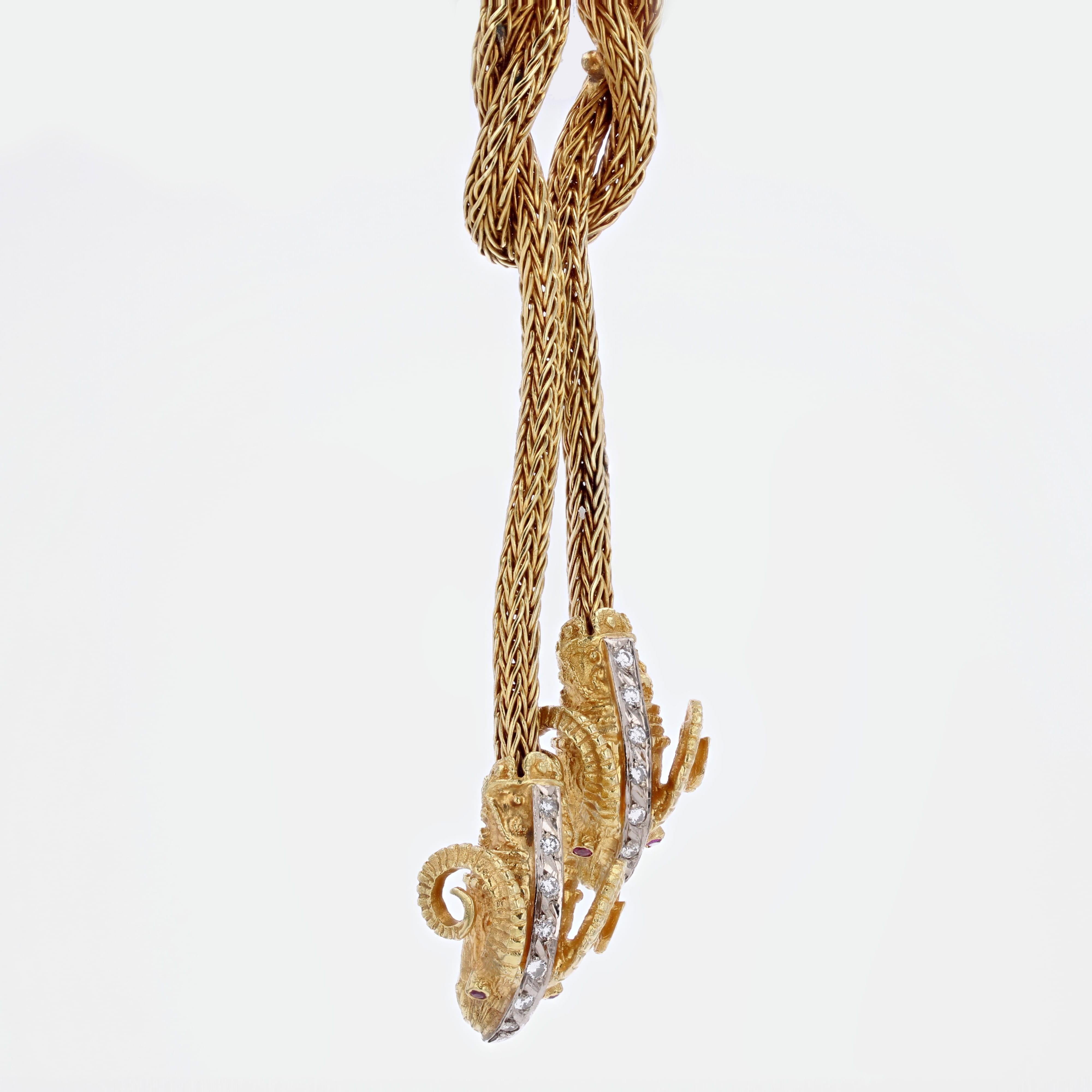 Collier moderne nœud de bélier en or jaune 18 carats, diamants et rubis Pour femmes en vente