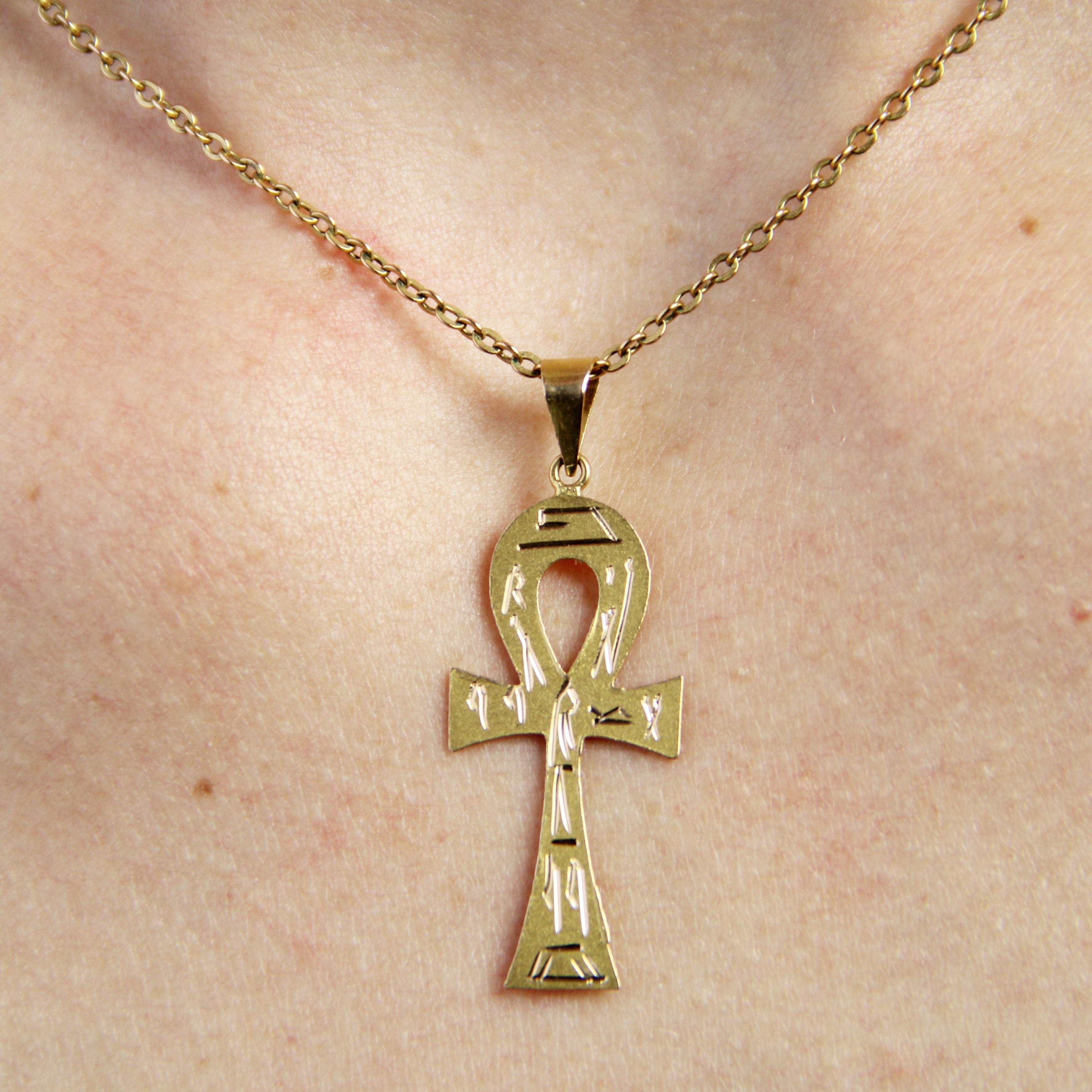 Modern 18 Karat Yellow Gold Egyptian Cross Pendant For Sale 2