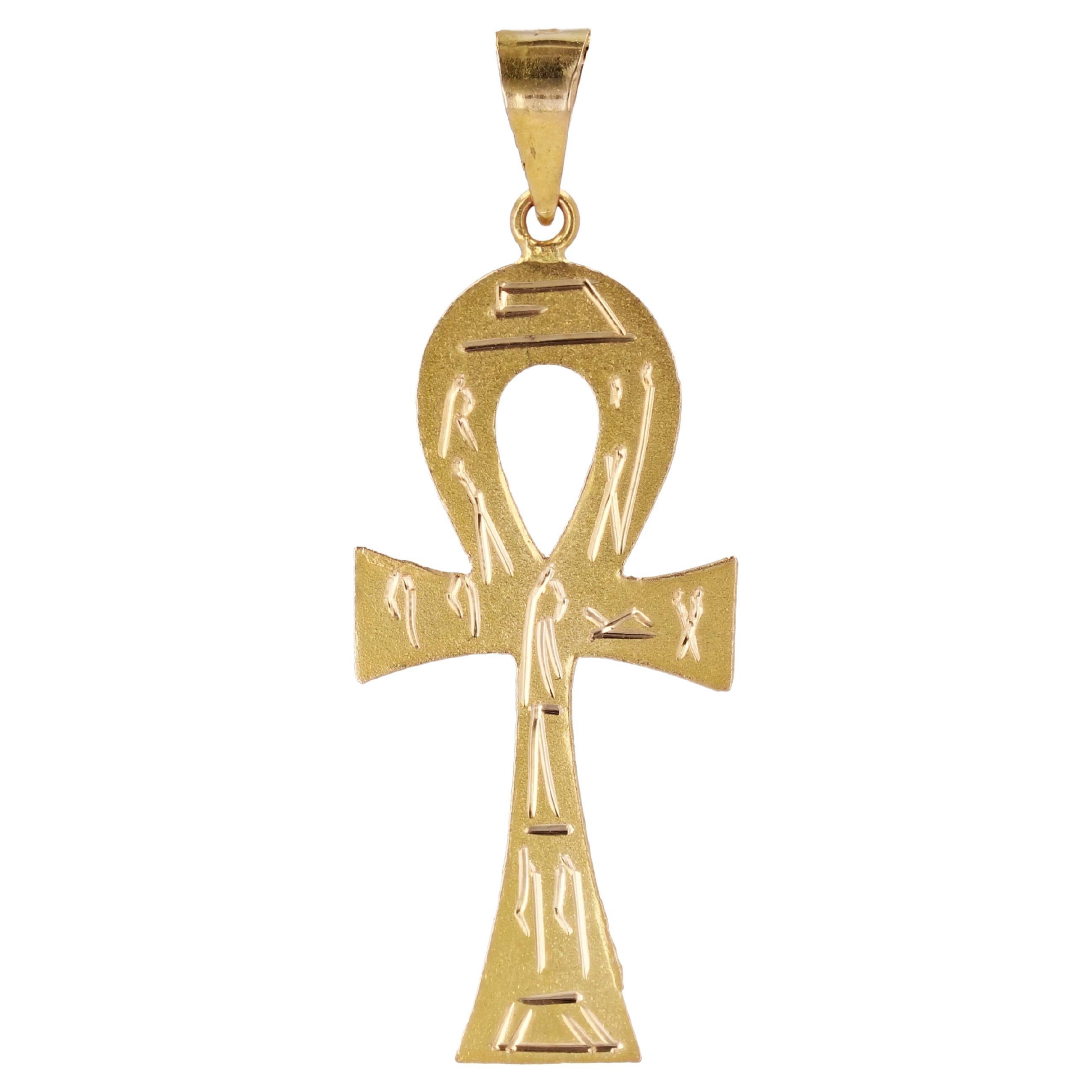 Pendentif moderne en forme de croix égyptienne en or jaune 18 carats en vente