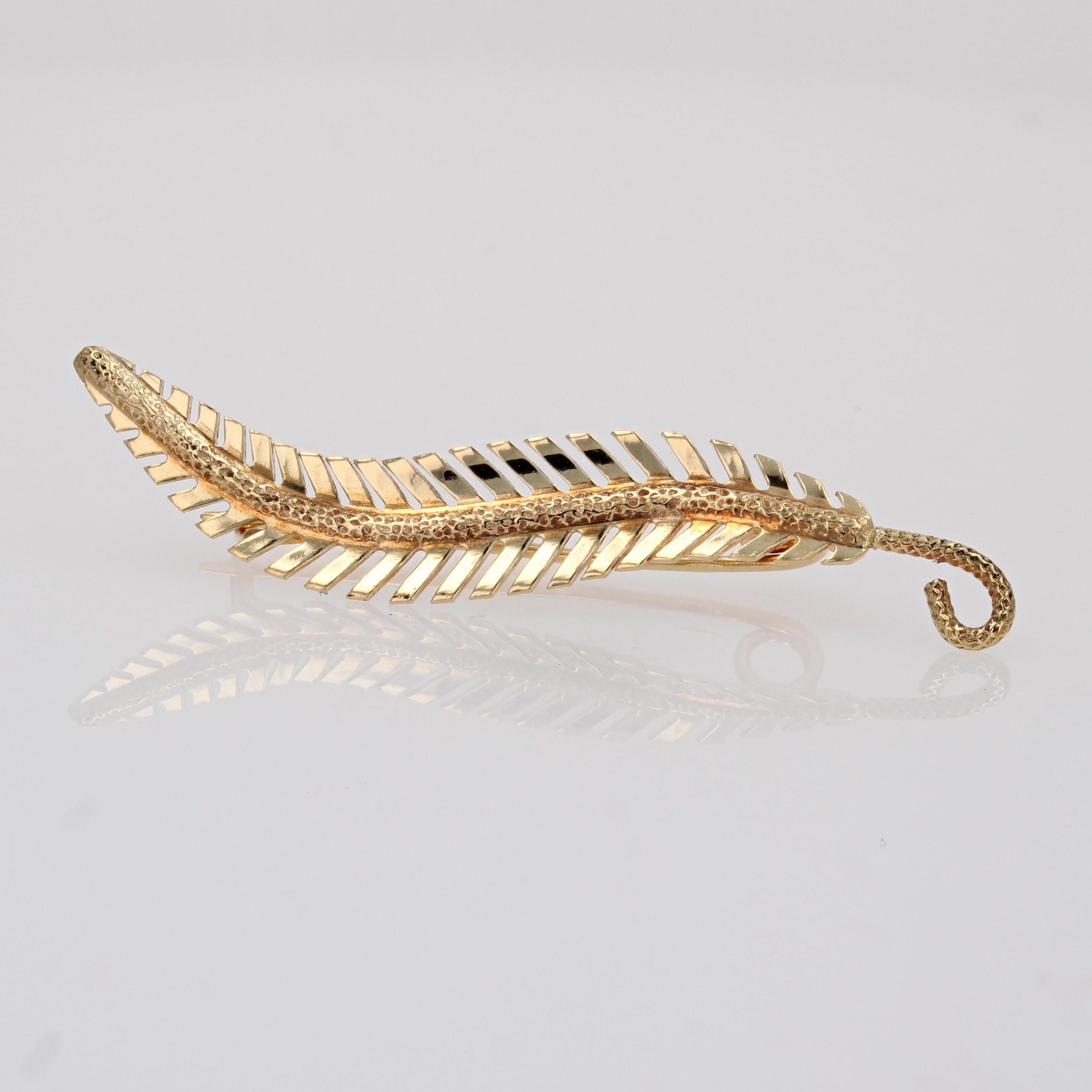 Modern 18 Karat Yellow Gold Fern Leaf Brooch In Good Condition For Sale In Poitiers, FR