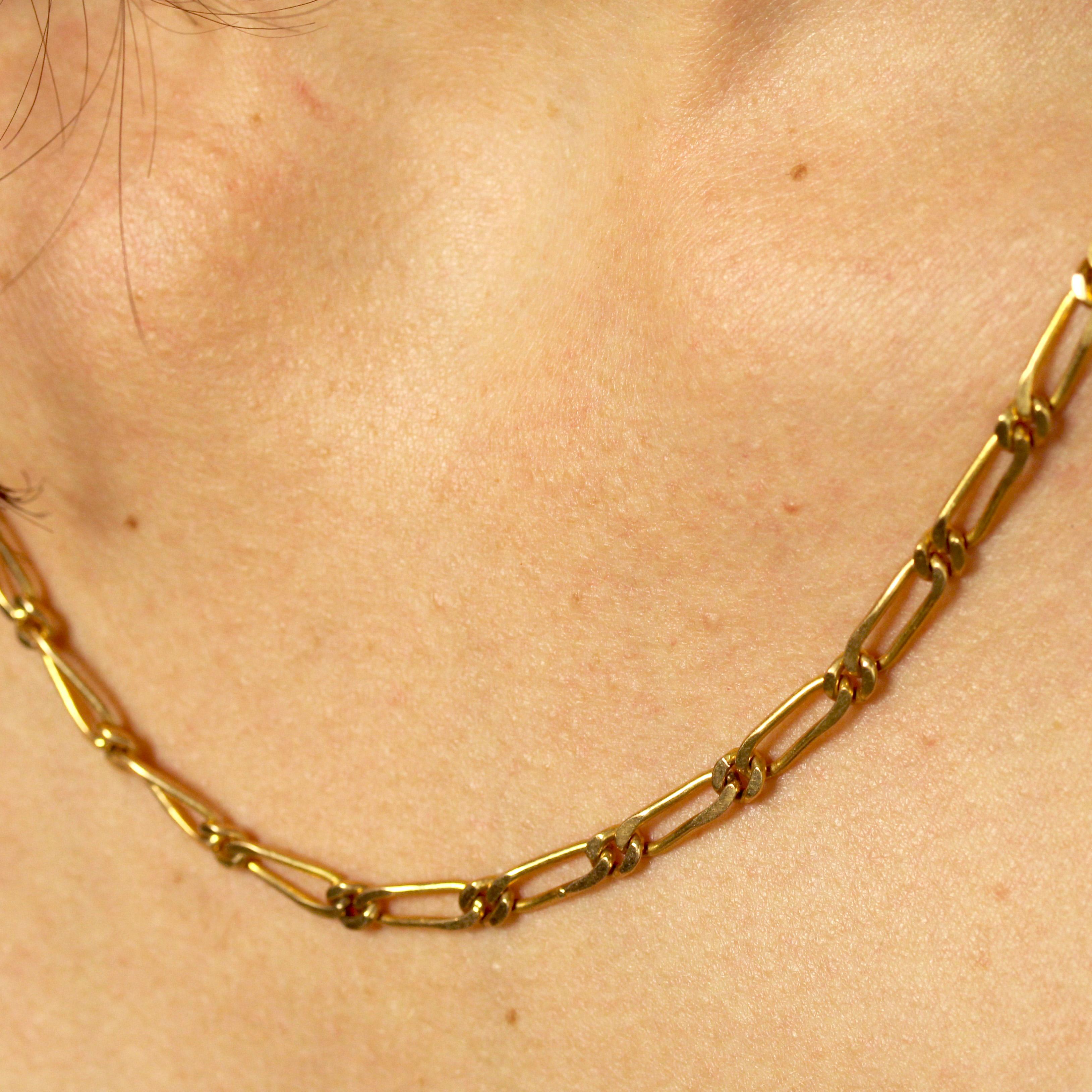 Collier moderne en or jaune 18 carats à boucles alternées en vente 2