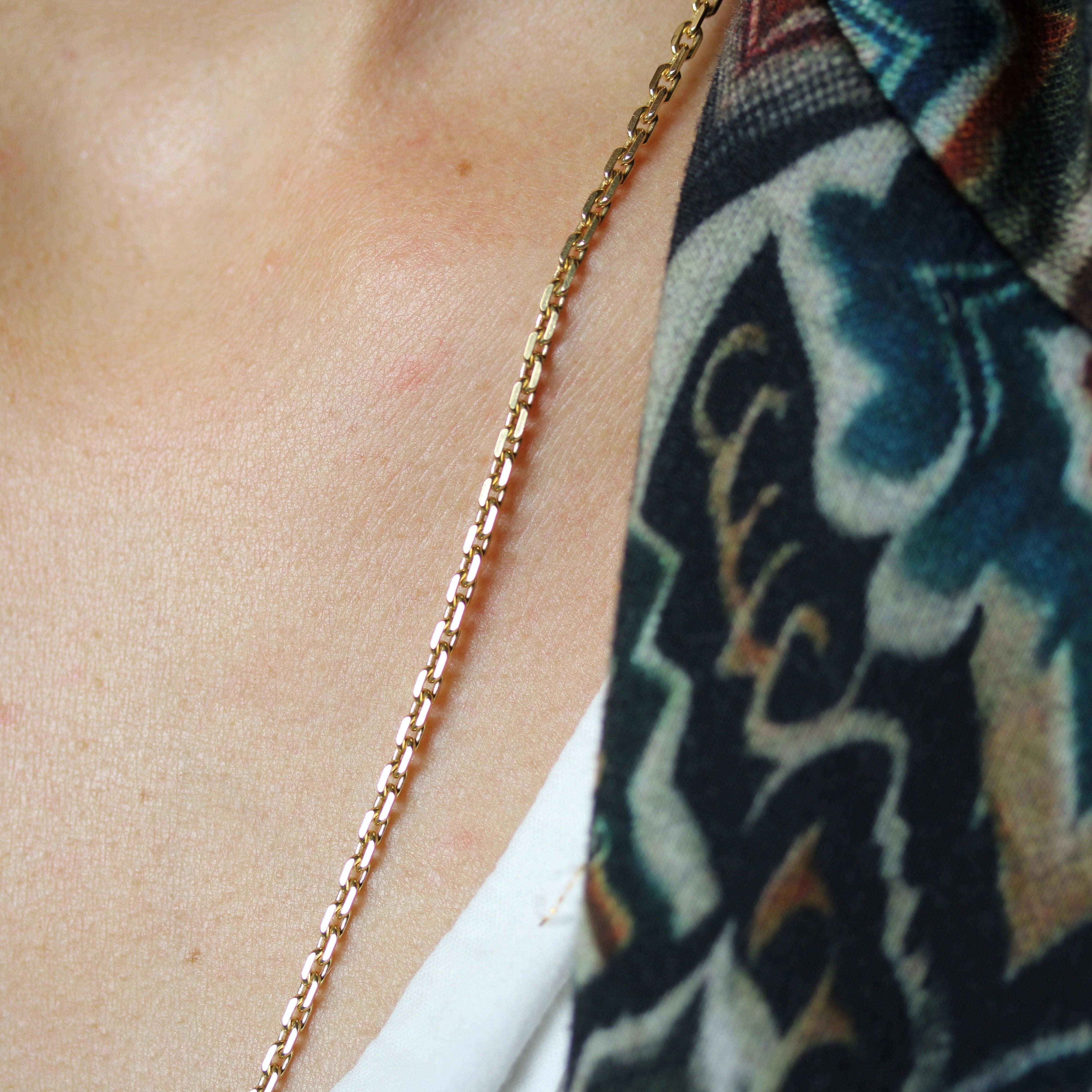 Chaîne moderne en or jaune 18 carats en maille de bagnard cloué en vente 2