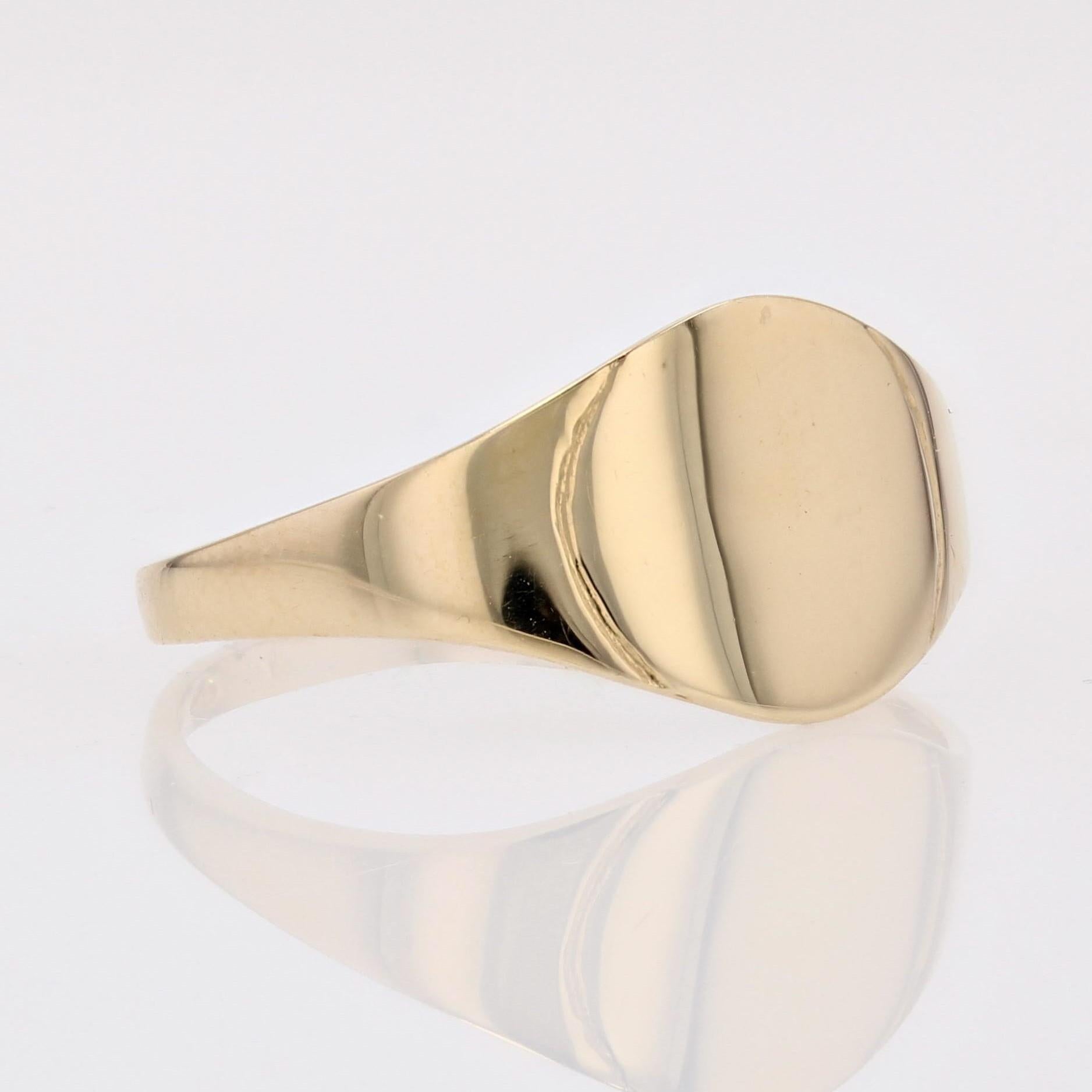 Women's Modern 18 Karat Yellow Gold Flat Ring For Sale