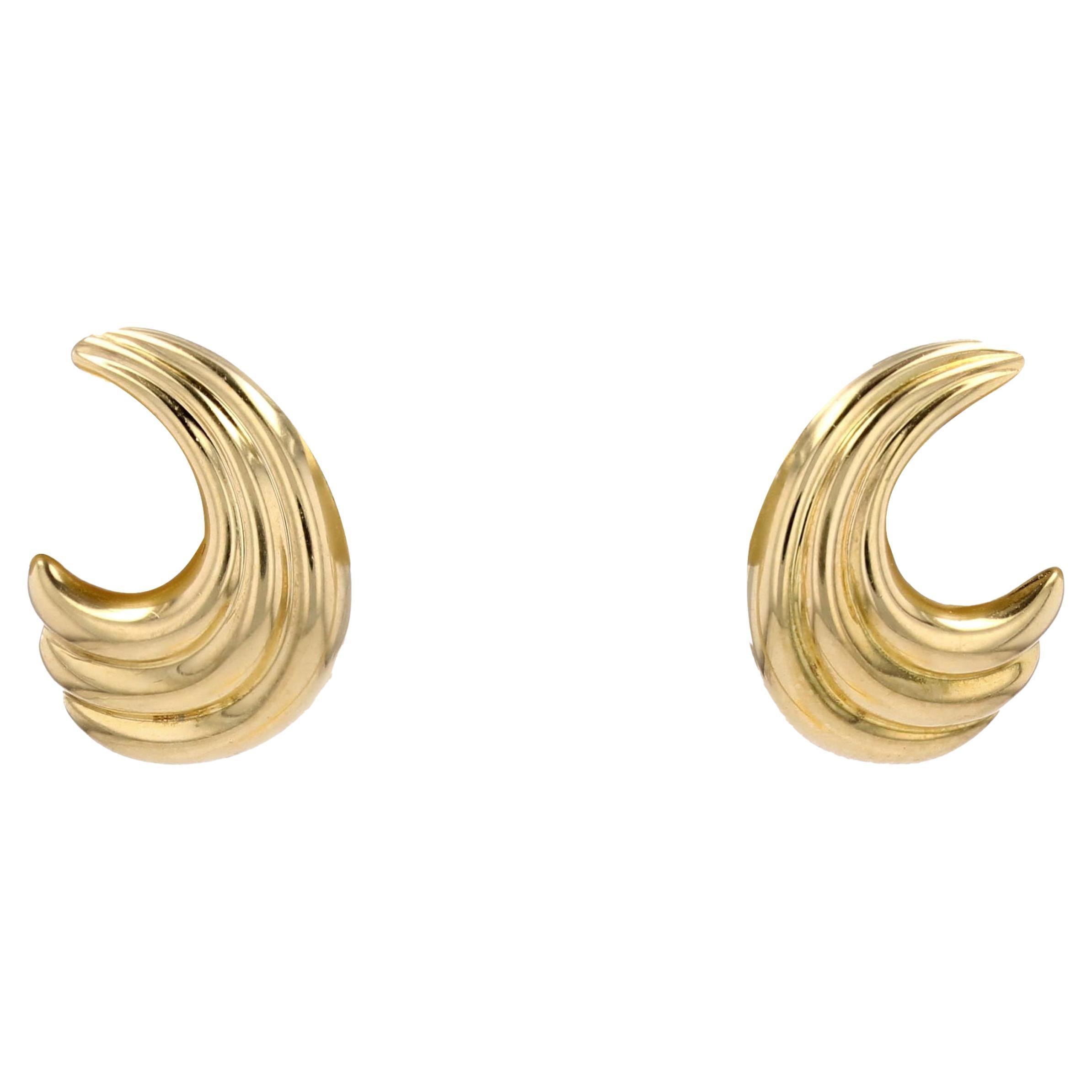 Modern 18 Karat Yellow Gold Gadrooned Earring