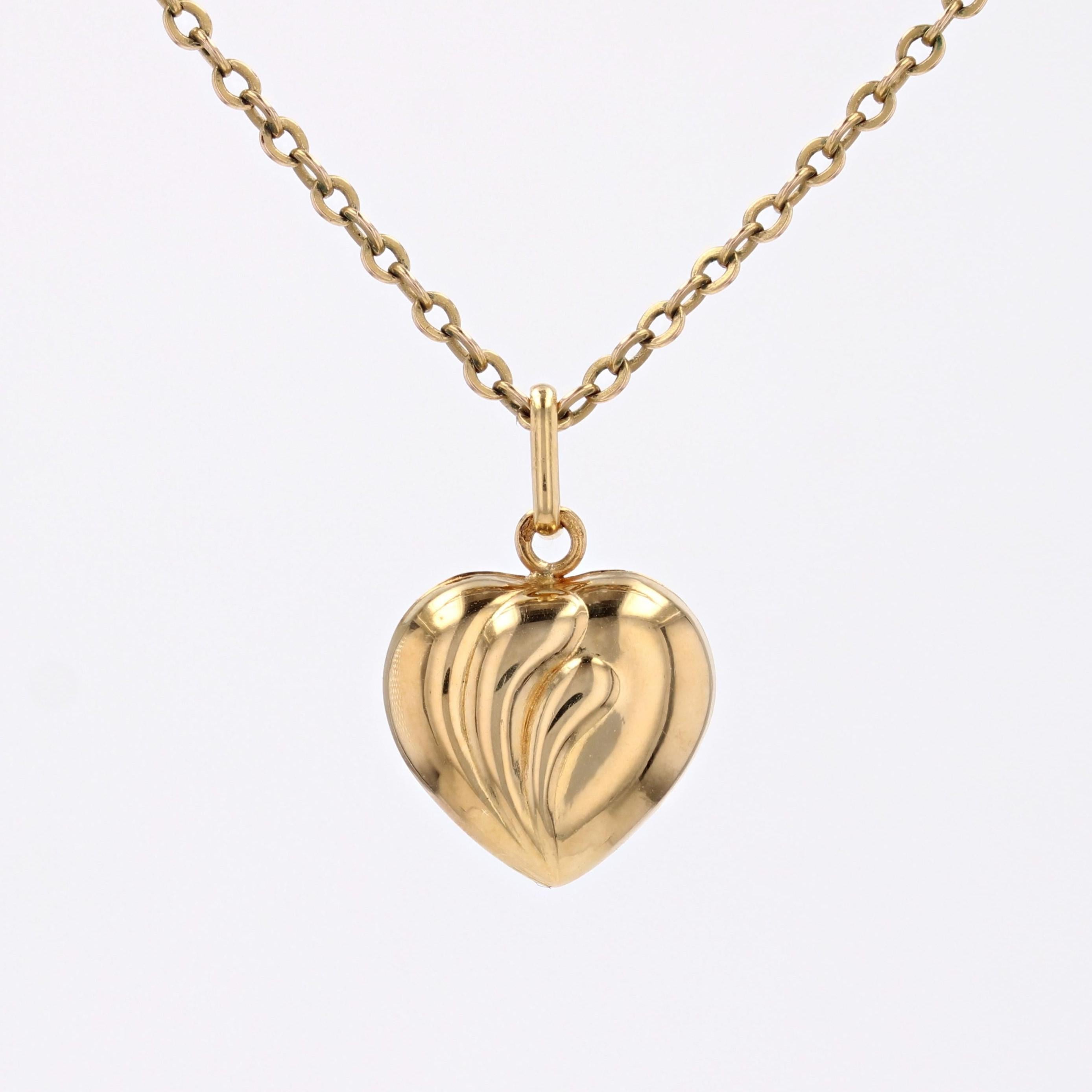 Pendentif moderne en or jaune 18 carats en forme de cœur en vente 3