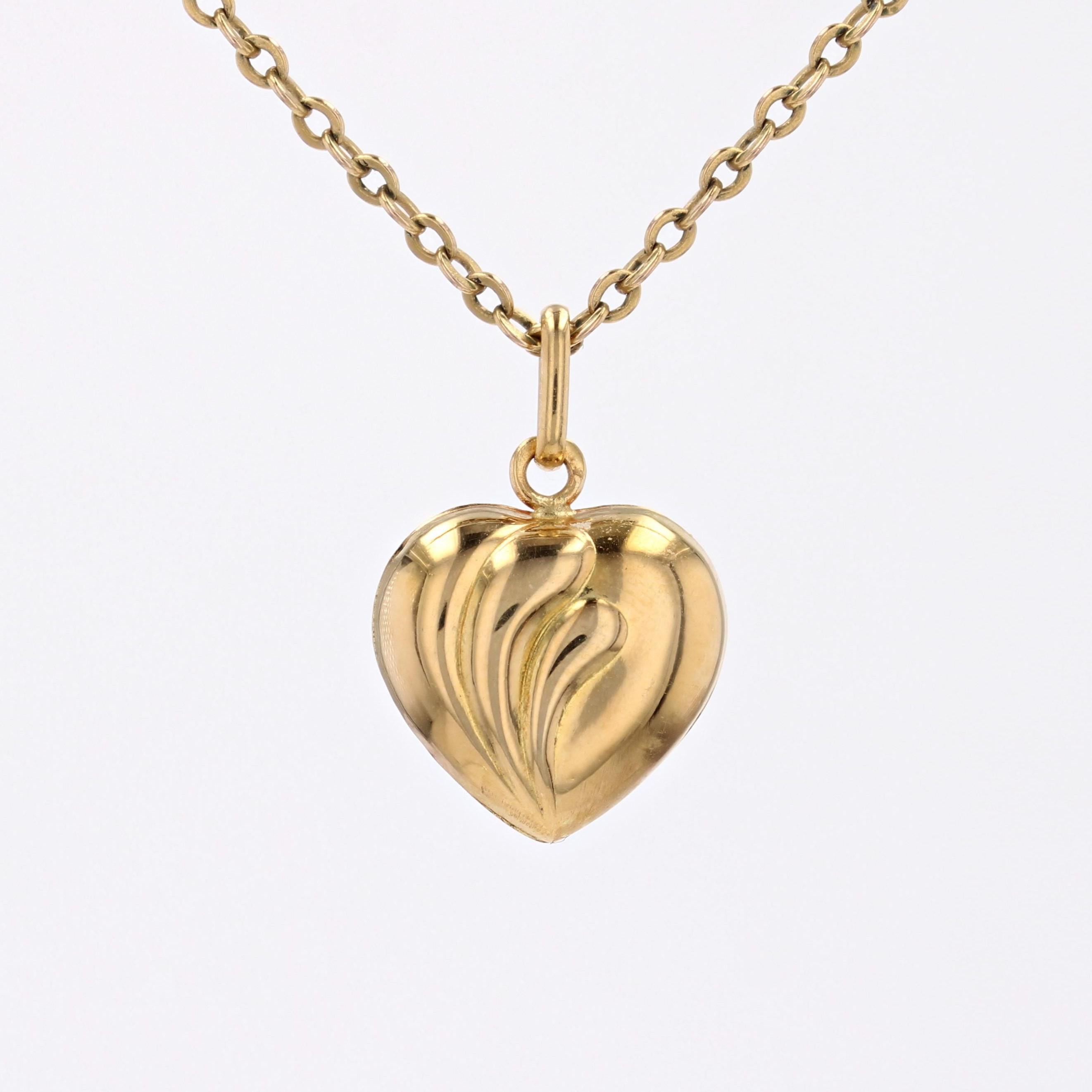 Pendentif moderne en or jaune 18 carats en forme de cœur en vente 4