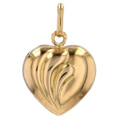 Modern 18 Karat Yellow Gold Heart-Shape Charm Pendant
