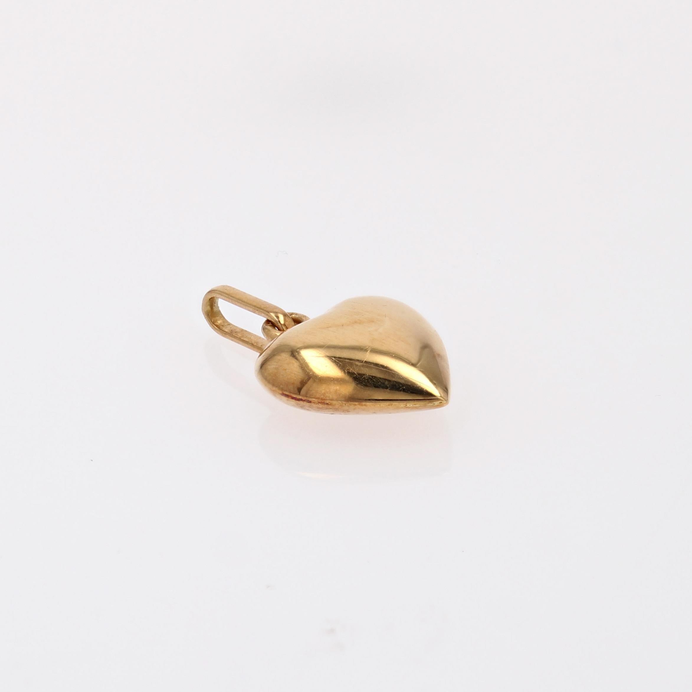 Pendentif moderne en or jaune 18 carats en forme de cœur en forme de dôme en vente 2