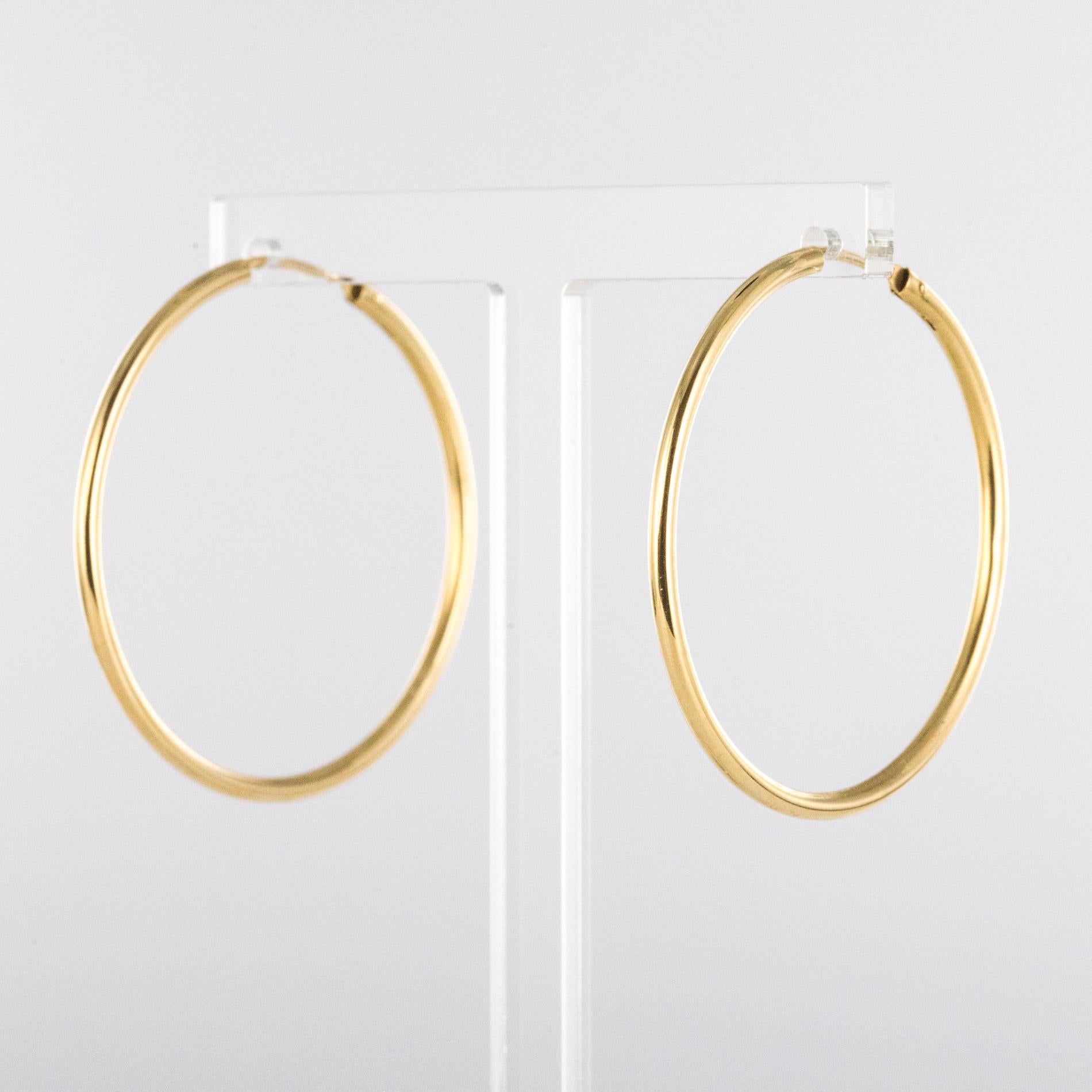 Modern 18 Karat Yellow Gold Hoop Earrings In Excellent Condition In Poitiers, FR