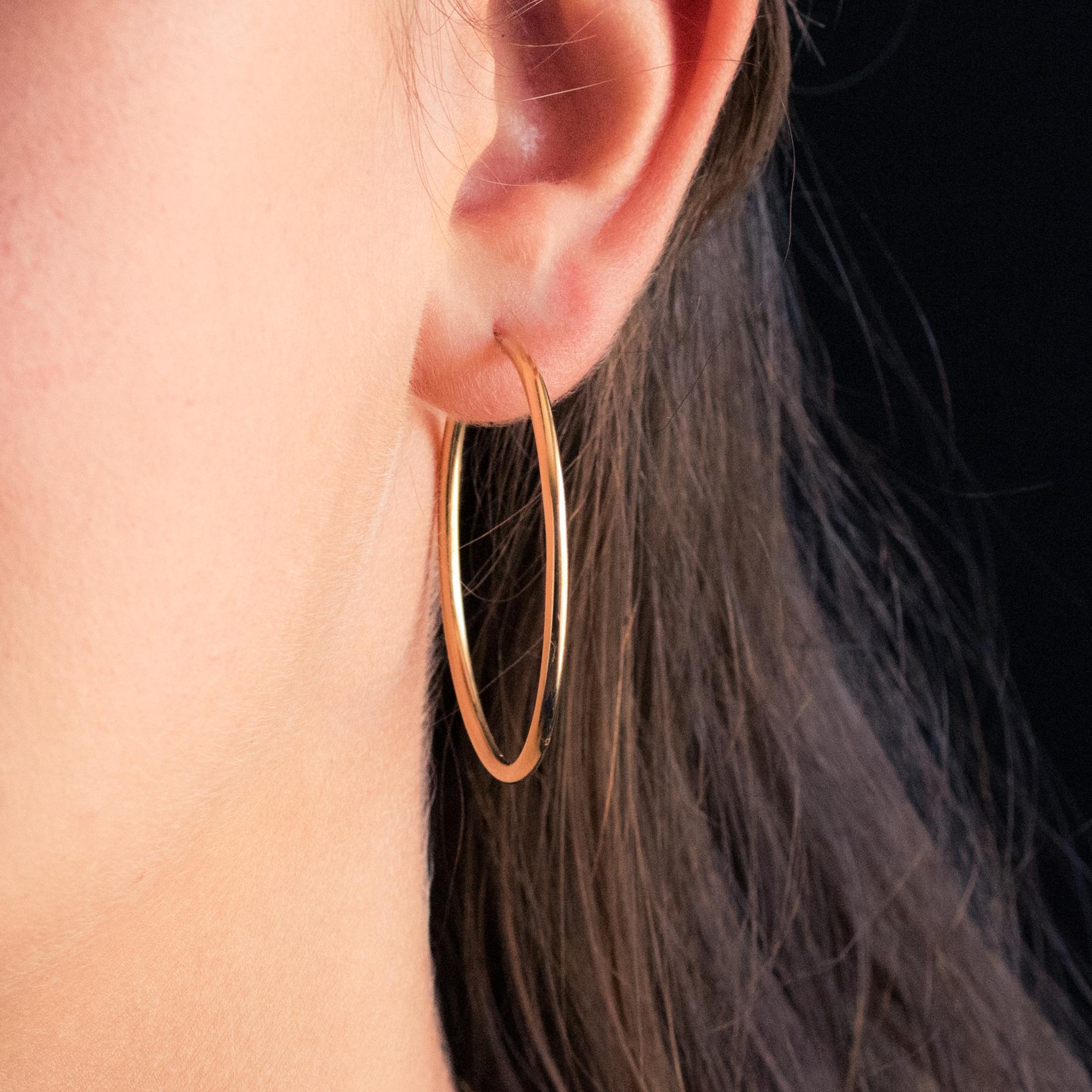 Women's Modern 18 Karat Yellow Gold Hoop Earrings
