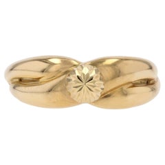 Modern 18 Karat Yellow Gold Interlaced Domed Ring