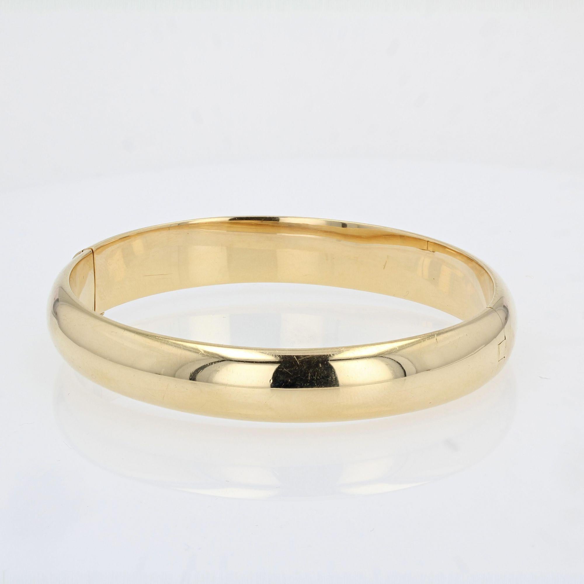 Women's Modern 18 Karat Yellow Gold Oval Bangle Bracelet