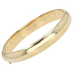 Modern 18 Karat Yellow Gold Oval Bangle Bracelet