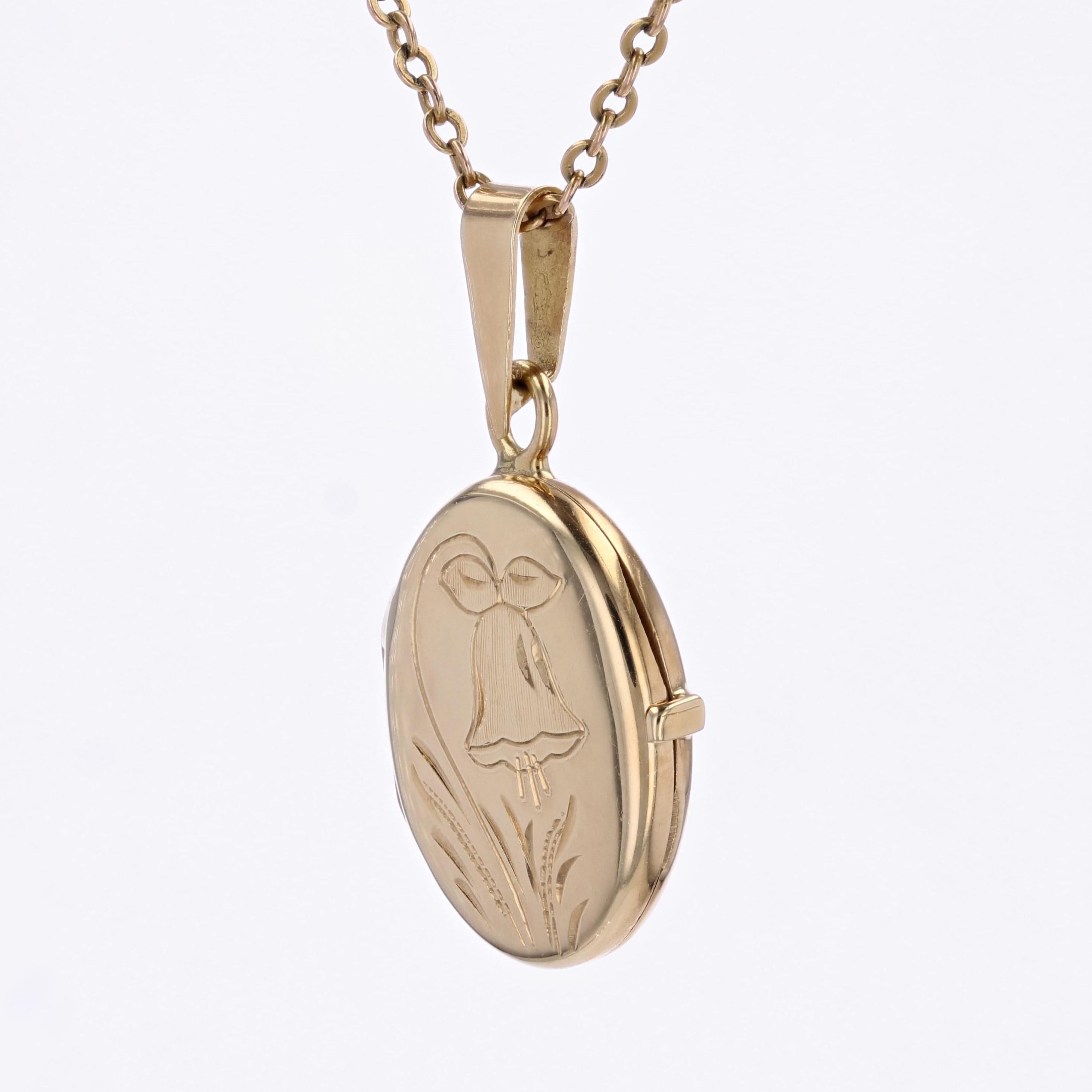 Pendentif médaillon ovale moderne en or jaune 18 carats Excellent état - En vente à Poitiers, FR