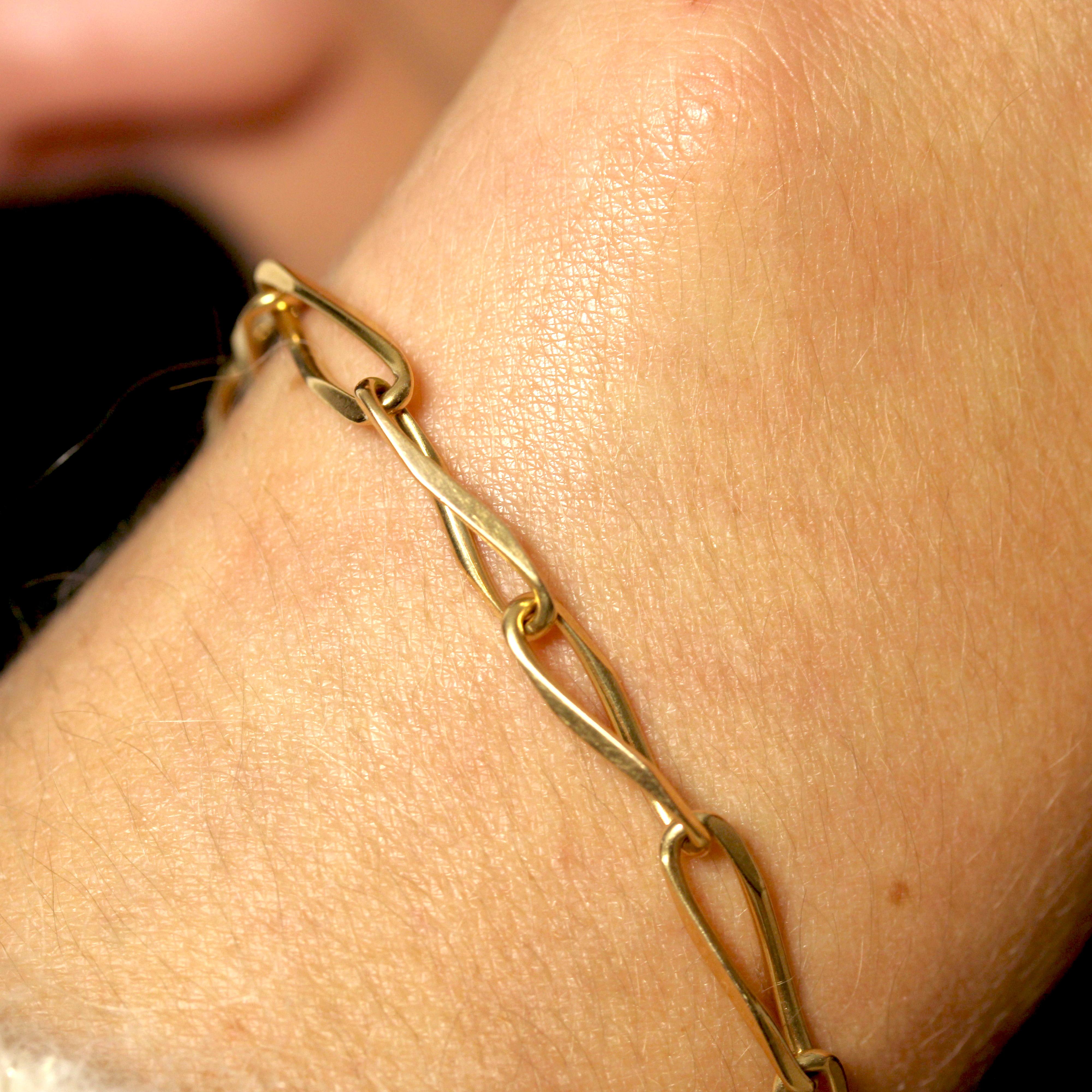 Bracelet moderne à maillons rectangulaires en or jaune 18 carats en vente 1