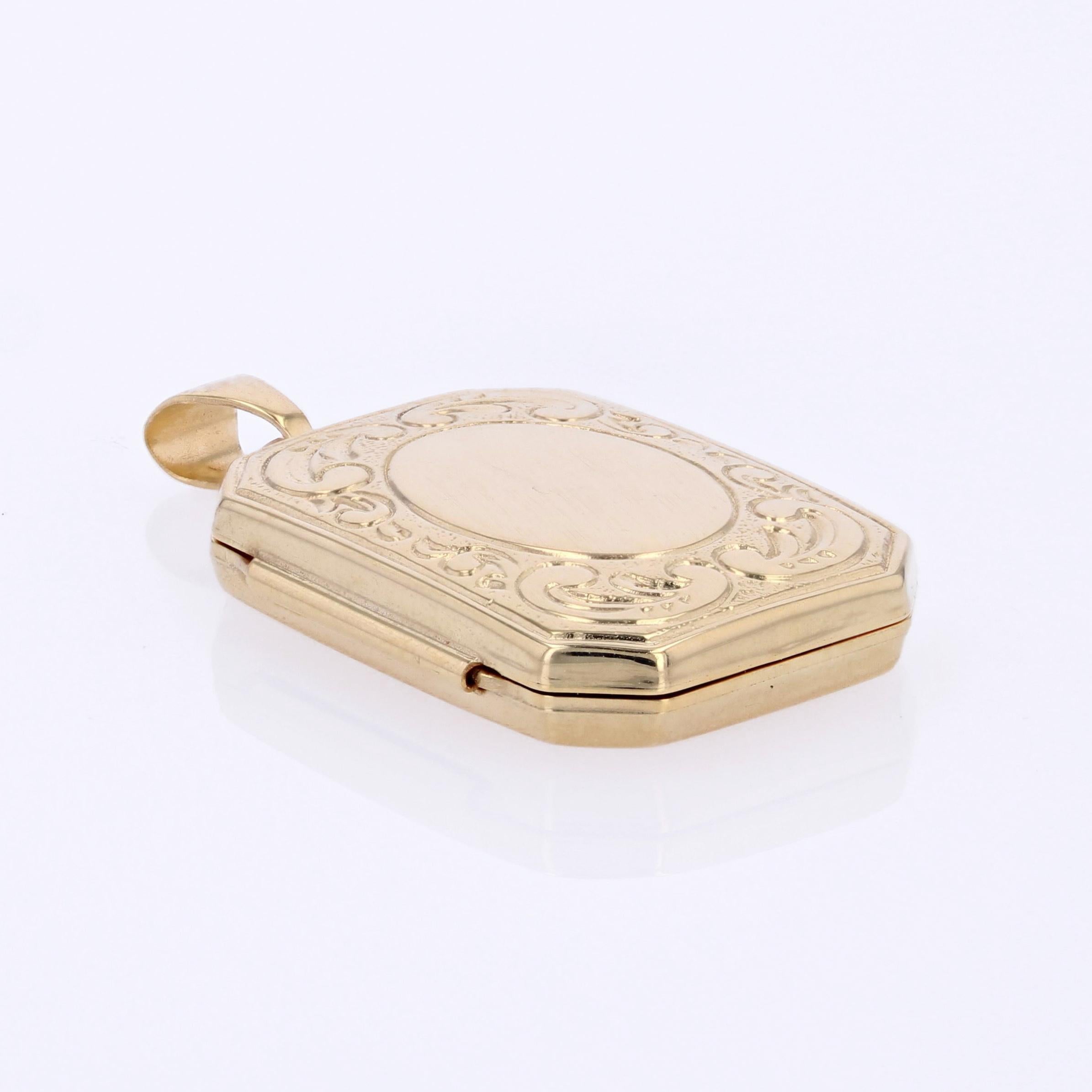 Pendentif médaillon rectangulaire moderne en or jaune 18 carats en vente 5