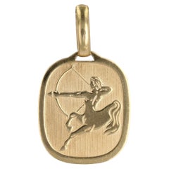 Modern 18 Karat Yellow Gold Sagittarius Medal Pendant