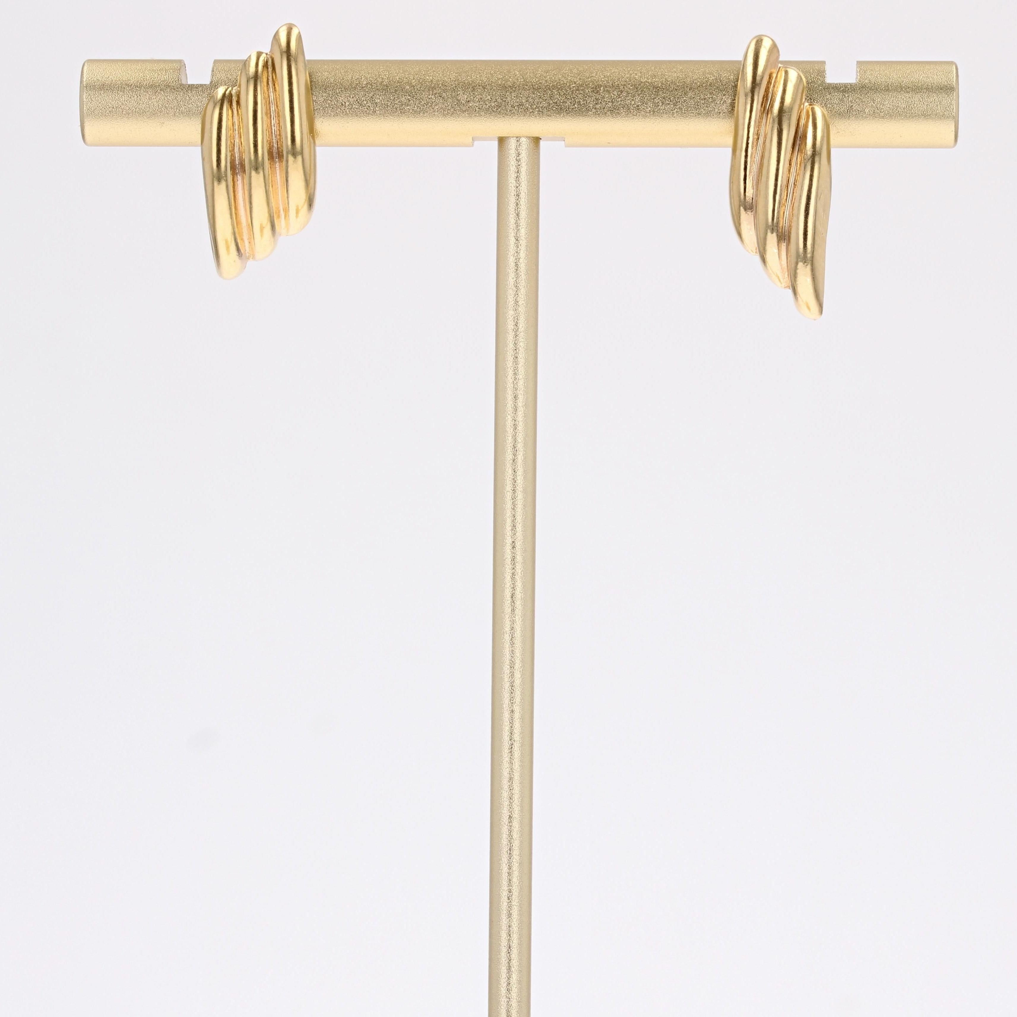 Moderne Ohrstecker aus 18 Karat Gelbgold 3