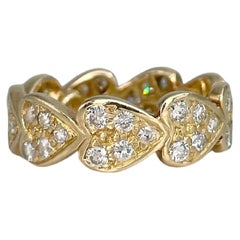Modern 18 Karat Yellow Gold TW 1.00 Carat Diamond Eternity Heart Ring