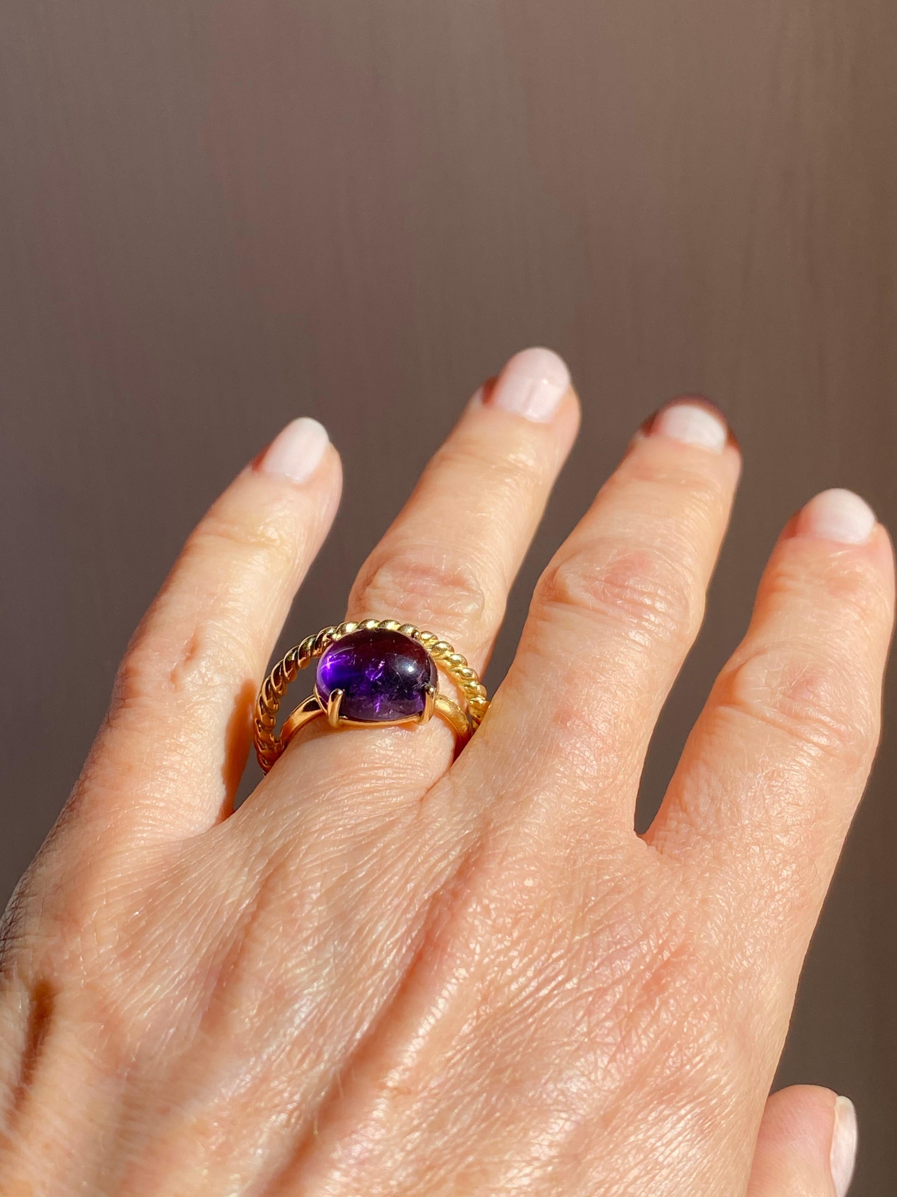 Rossella Ugolini Amethyst 18k Yellow Gold Love Modern Handcrafted Cabochon Ring For Sale 3