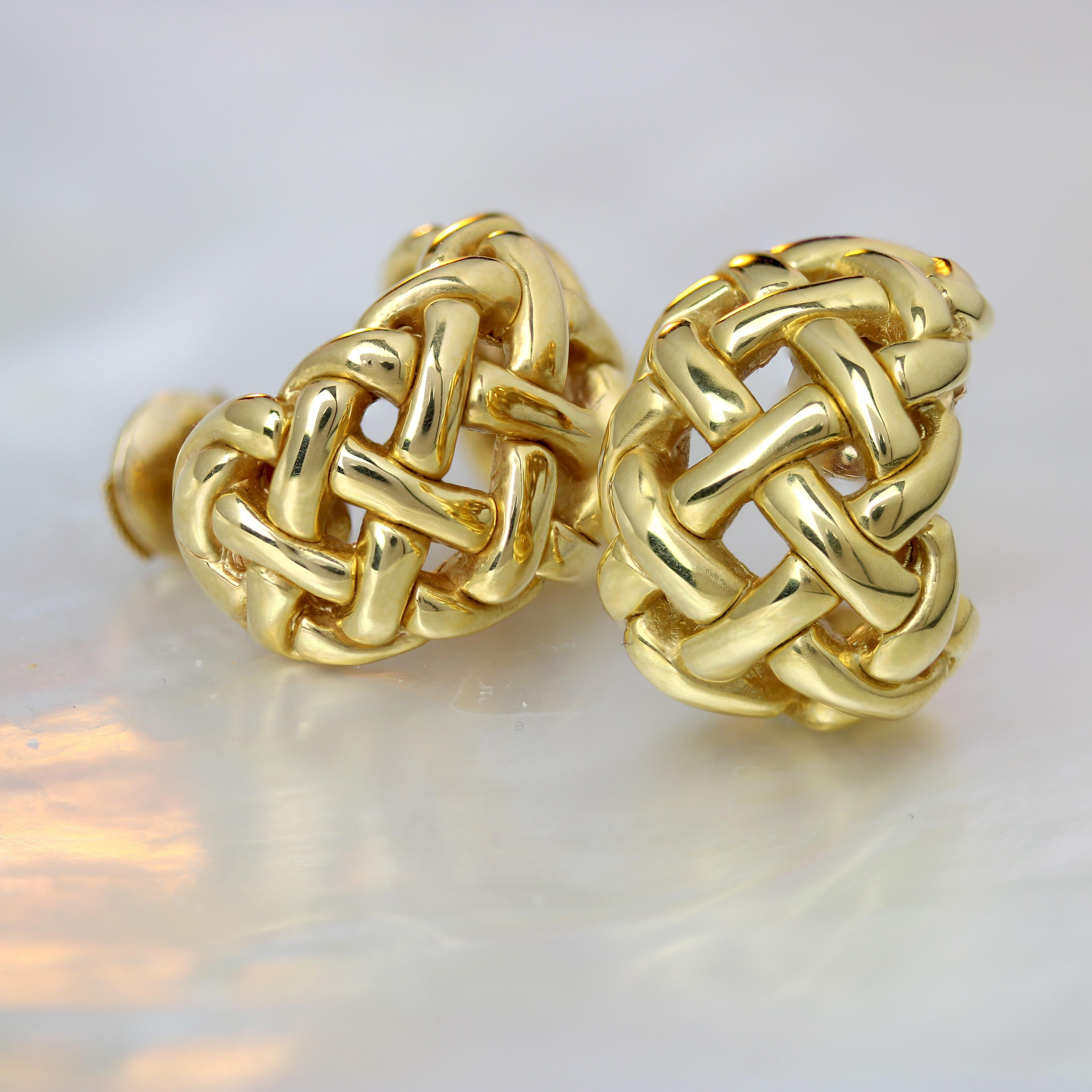 Modern 18 Karat Yellow Gold Wide Half Hoop Braided Earrings In Excellent Condition In Poitiers, FR