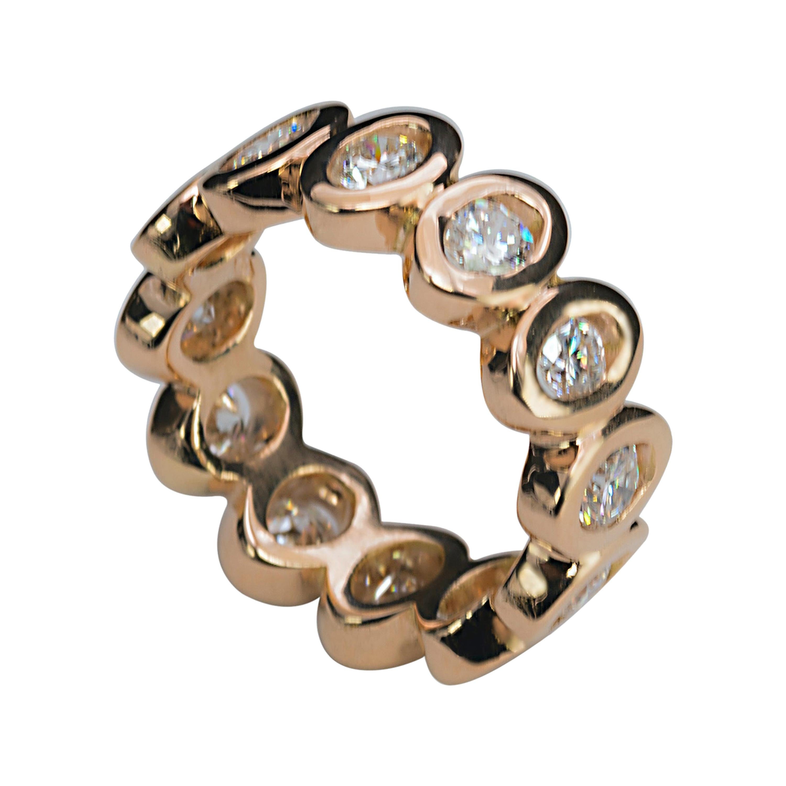 Modern 18K Rose Gold 2.40 Carat GVVS1 White Diamonds Ellipse Engagement Ring For Sale
