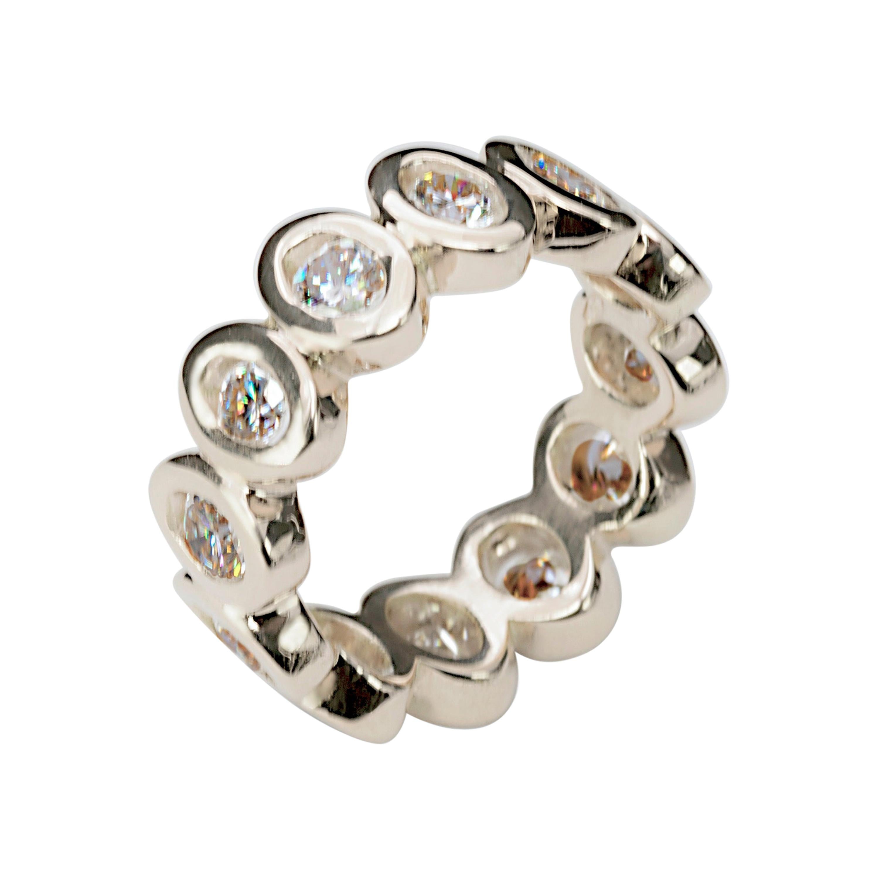 Modern 18K White Gold 2.40 Carat GVVS1 White Diamonds "Ellipse" Engagement Ring 