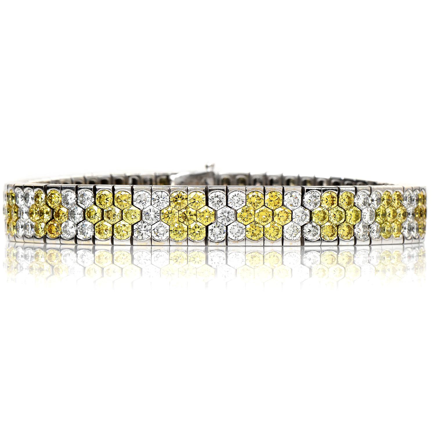 Modern 18.72 Carat Natural Fancy Yellow Diamond 18 Karat Gold Bracelet In Excellent Condition For Sale In Miami, FL