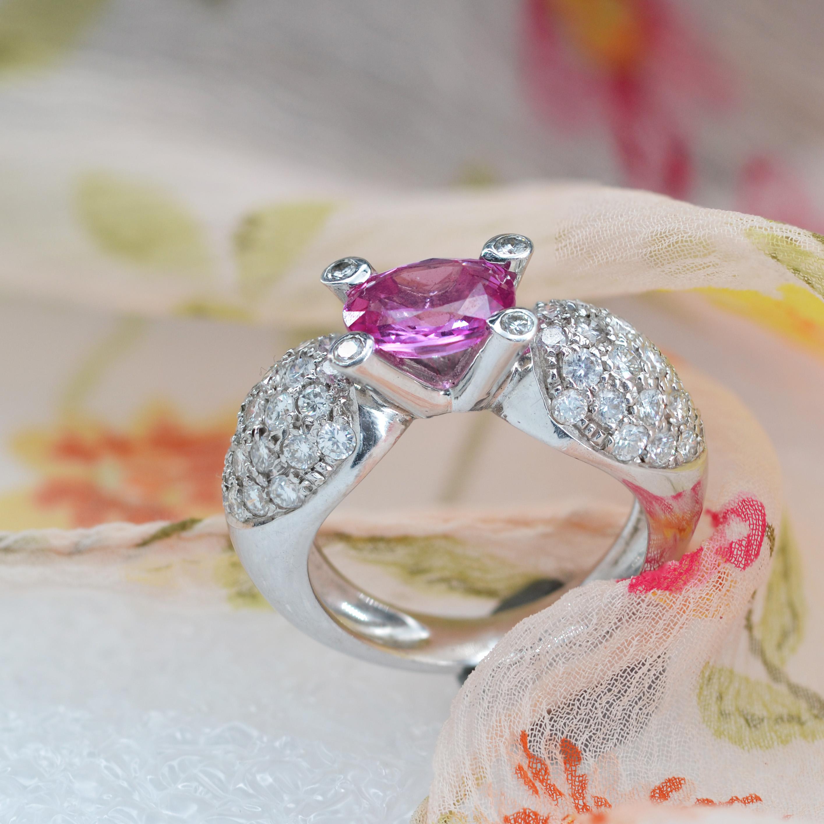 Modernist Modern 1.88 Carat Pink Sapphire 1.28 Carat Brillant Cut Diamond 18K Gold Ring For Sale