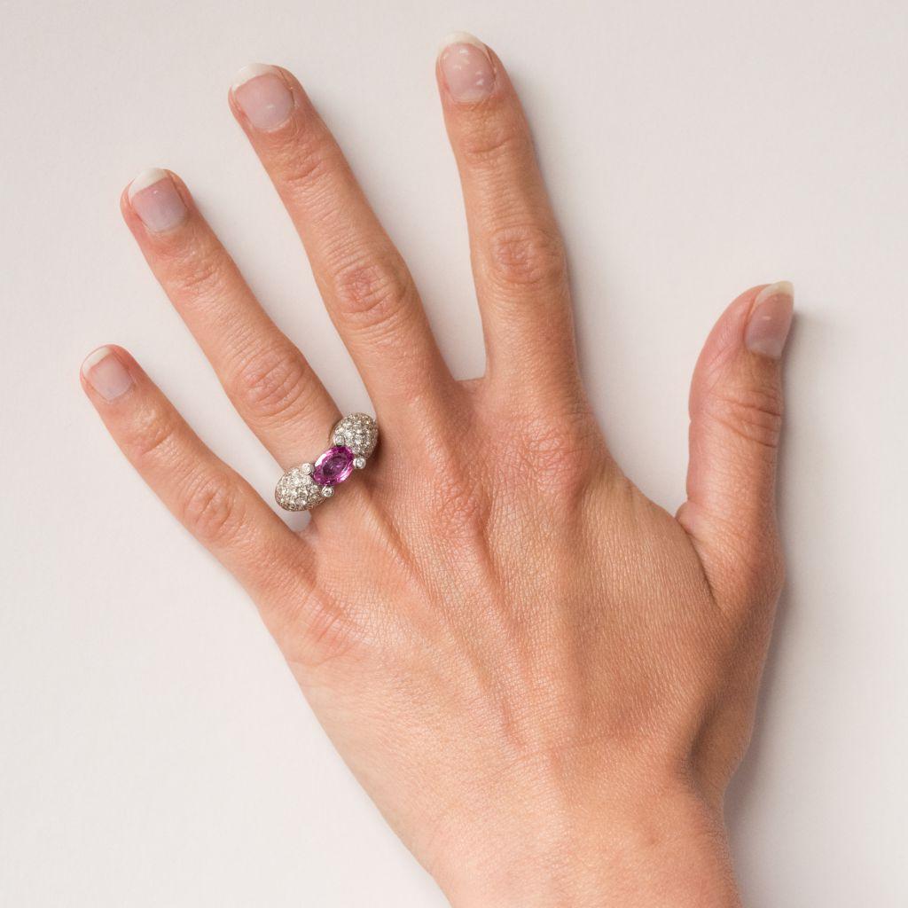 Modern 1.88 Carat Pink Sapphire 1.28 Carat Brillant Cut Diamond 18K Gold Ring For Sale 5