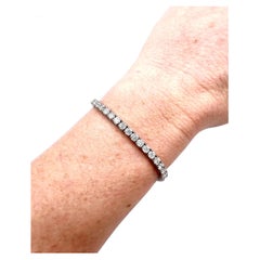 Modern 18ct White Gold, 5.3 Carat Natural Diamond Tennis Bracelet
