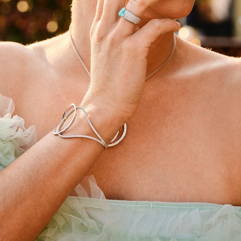Bracelet moderne en or rose 18 carats avec diamants Pour femmes en vente