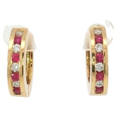 Modern 18K Rubí Diamante Mini Pendientes de aro Oro amarillo
