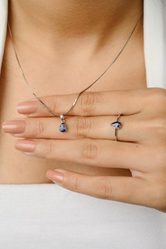 Modern 18k Solid White Gold Natural Blue Sapphire Pendant and Ring Jewelry Set