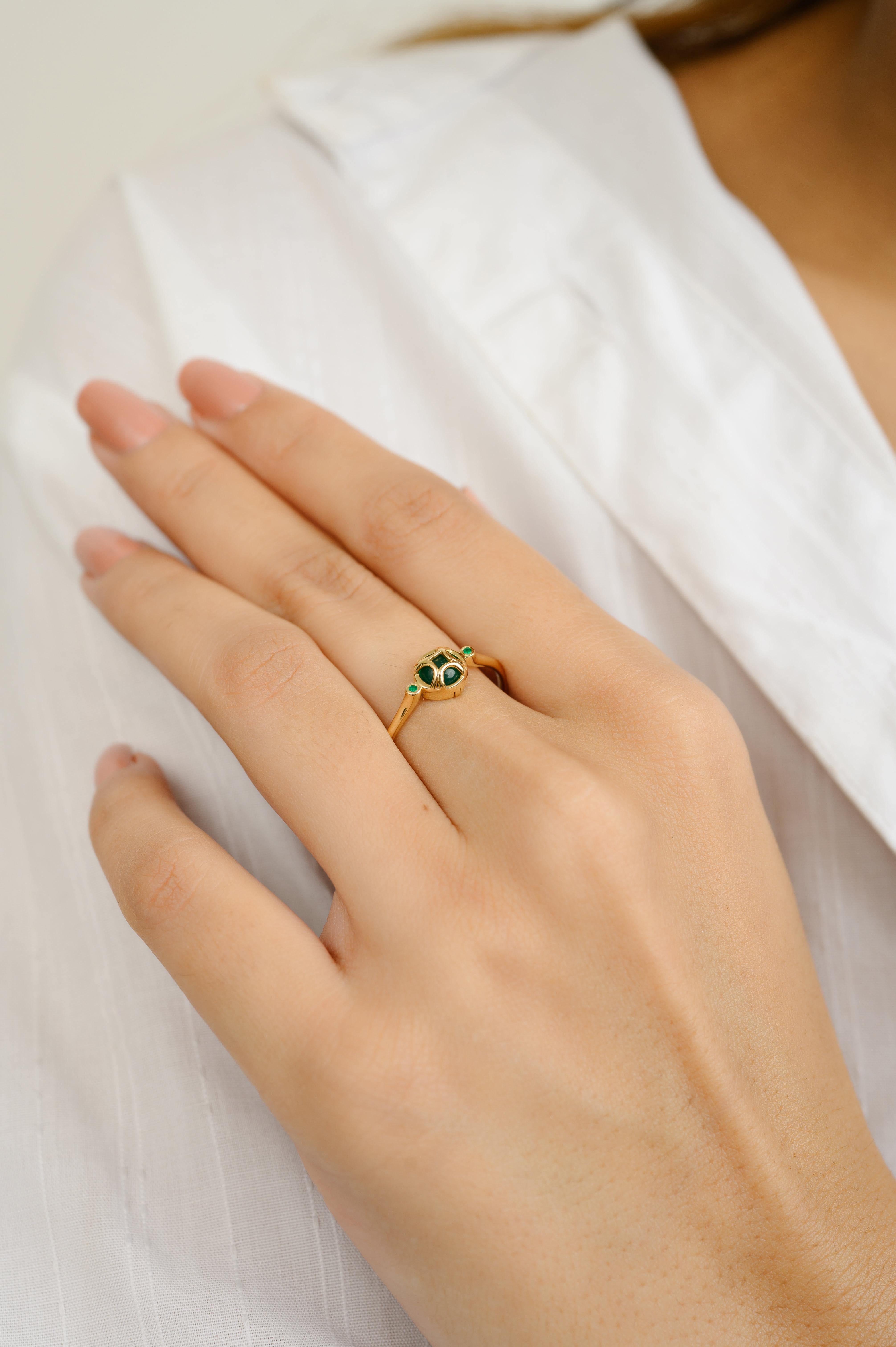 For Sale:  Modern 18k Solid Yellow Gold Green Onyx Minimalist Everyday Ring for Her 7